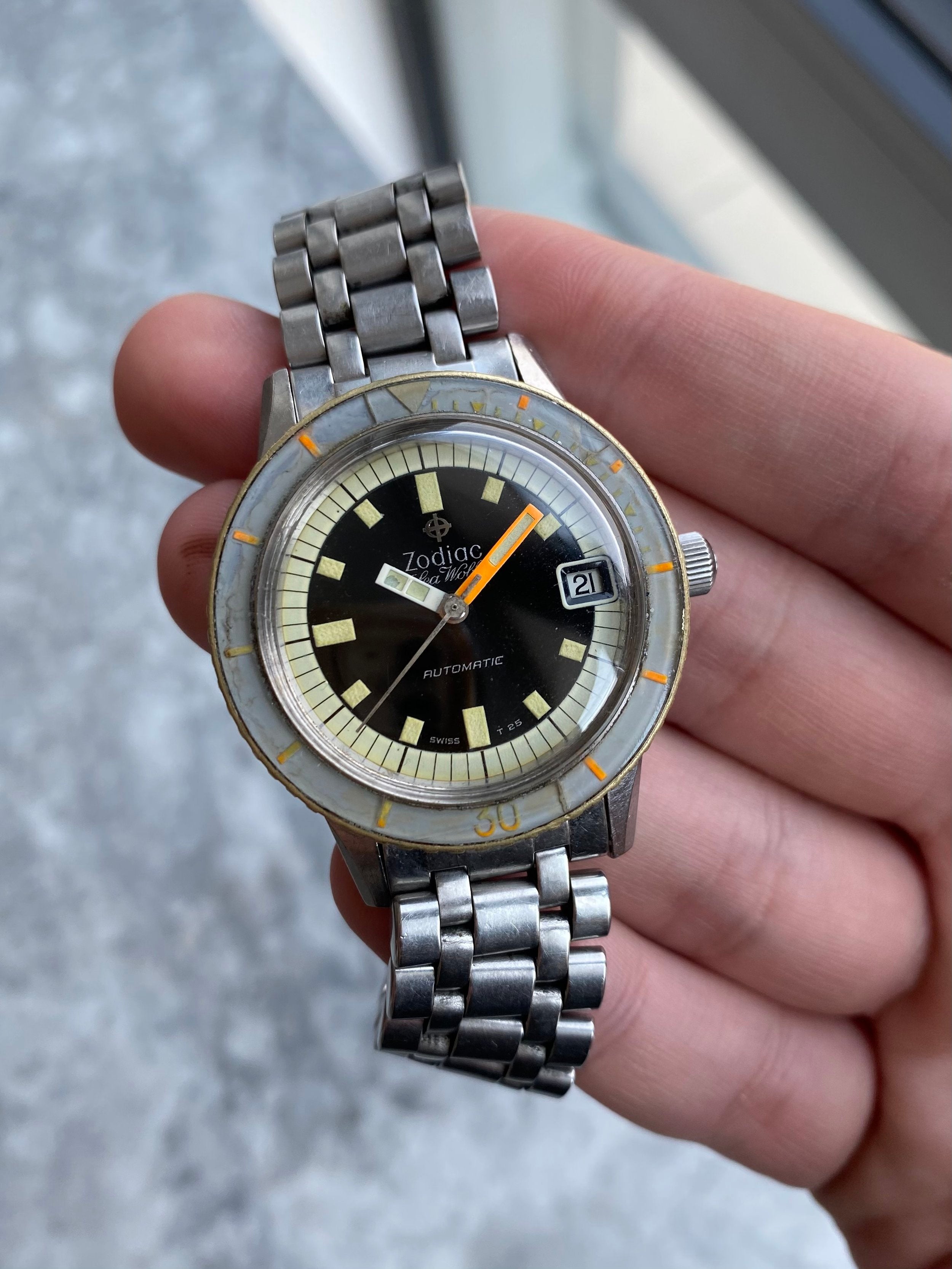 Zodiac Seawolf - Bakelite Bezel.