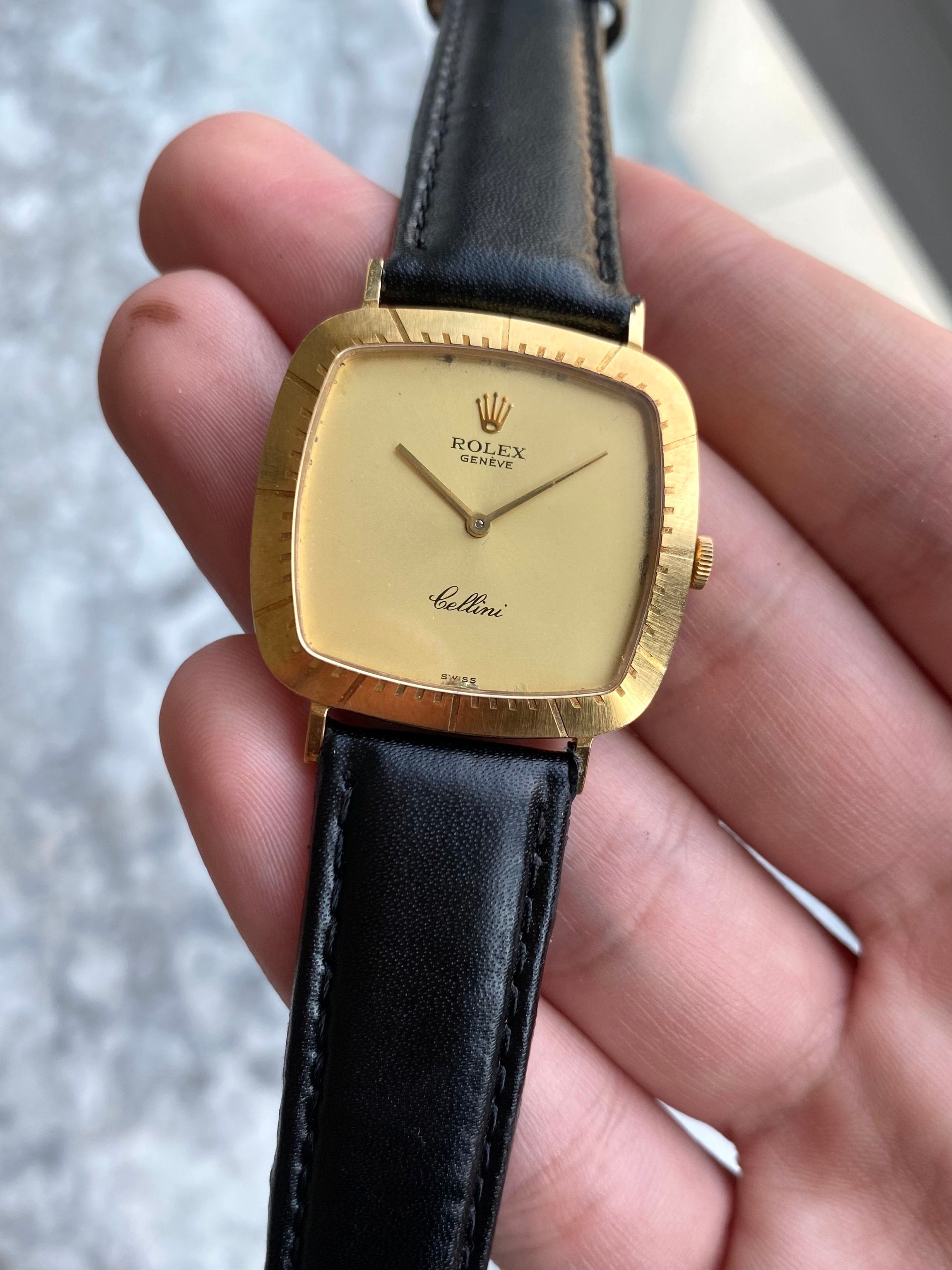 Rolex Cellini 4084  - 18K Gold.