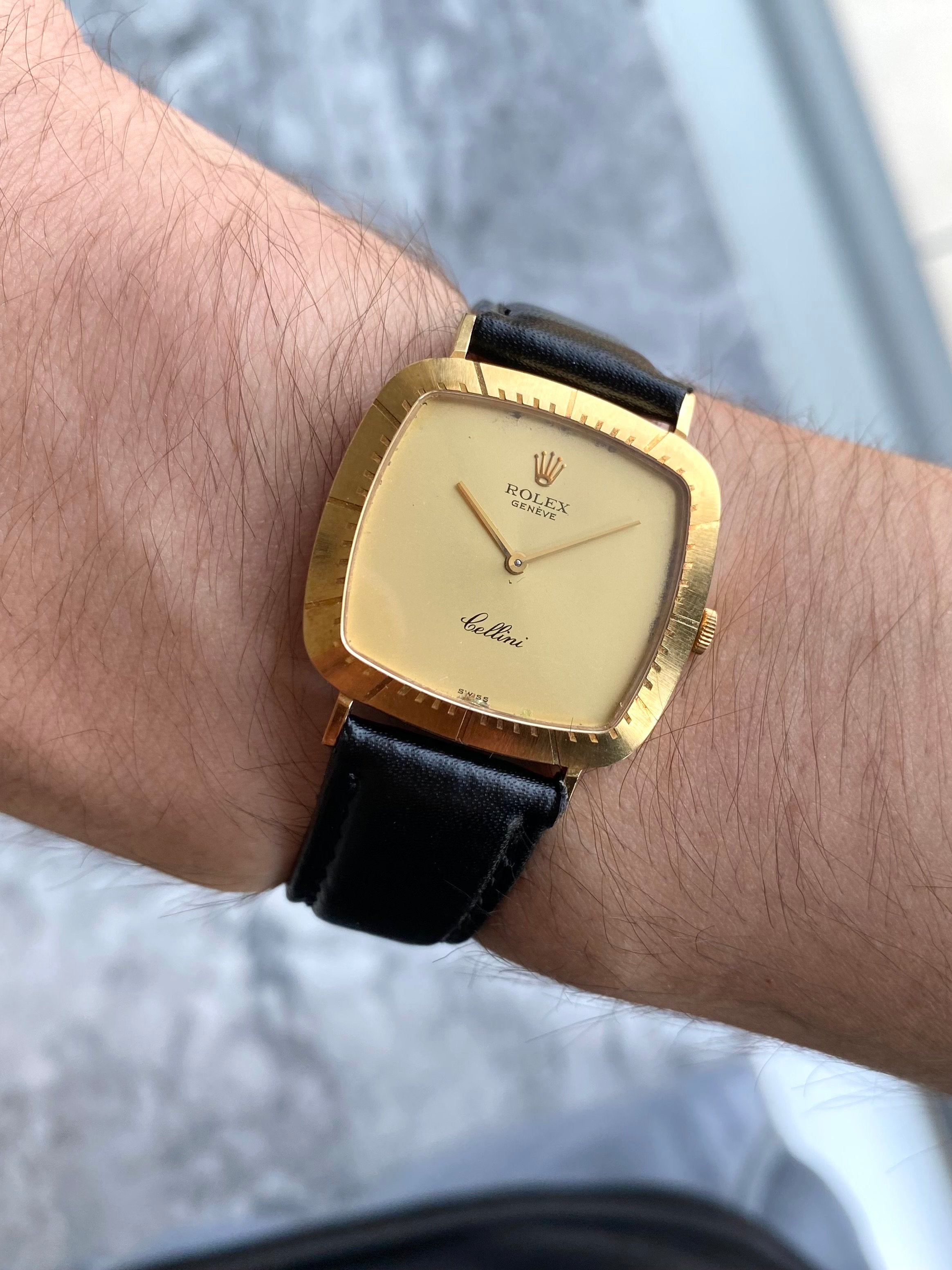 Rolex Cellini 4084  - 18K Gold.