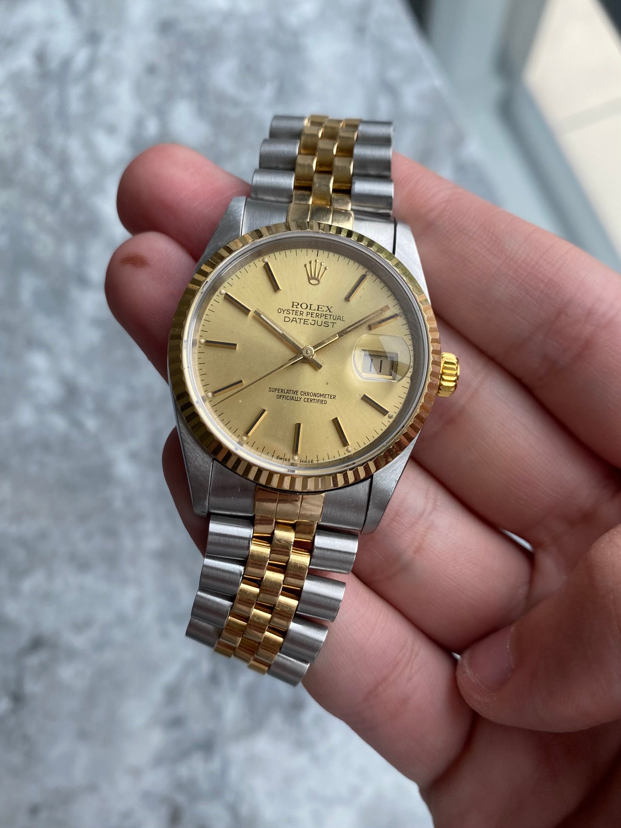 Rolex Datejust 16233 - w/ Papers.