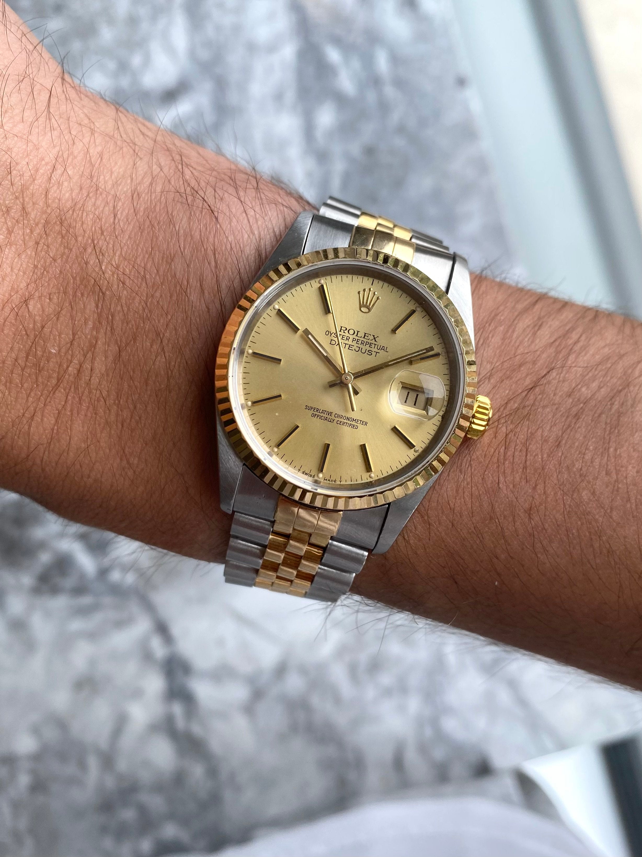 Rolex Datejust 16233 - w/ Papers.