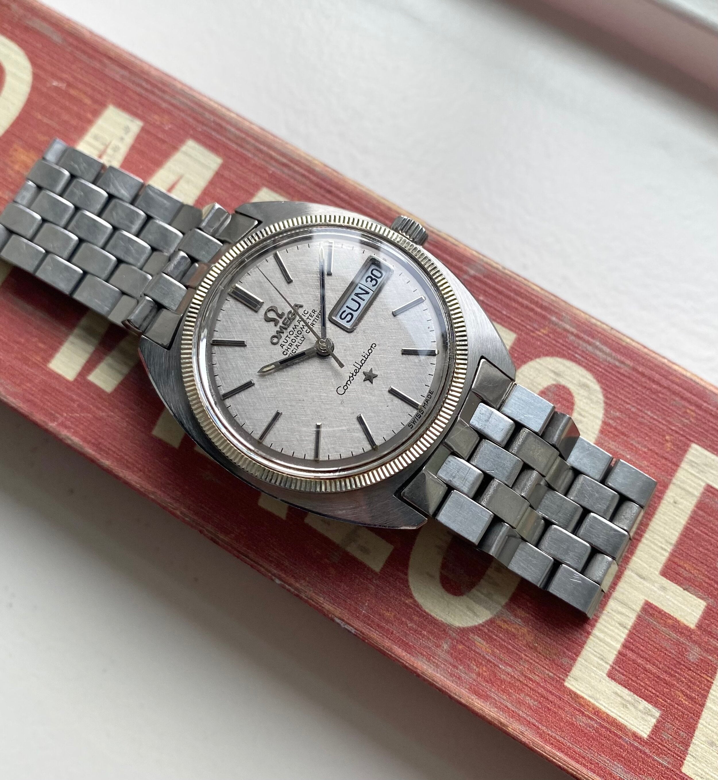 Omega Constellation Day-date — Linen Dial