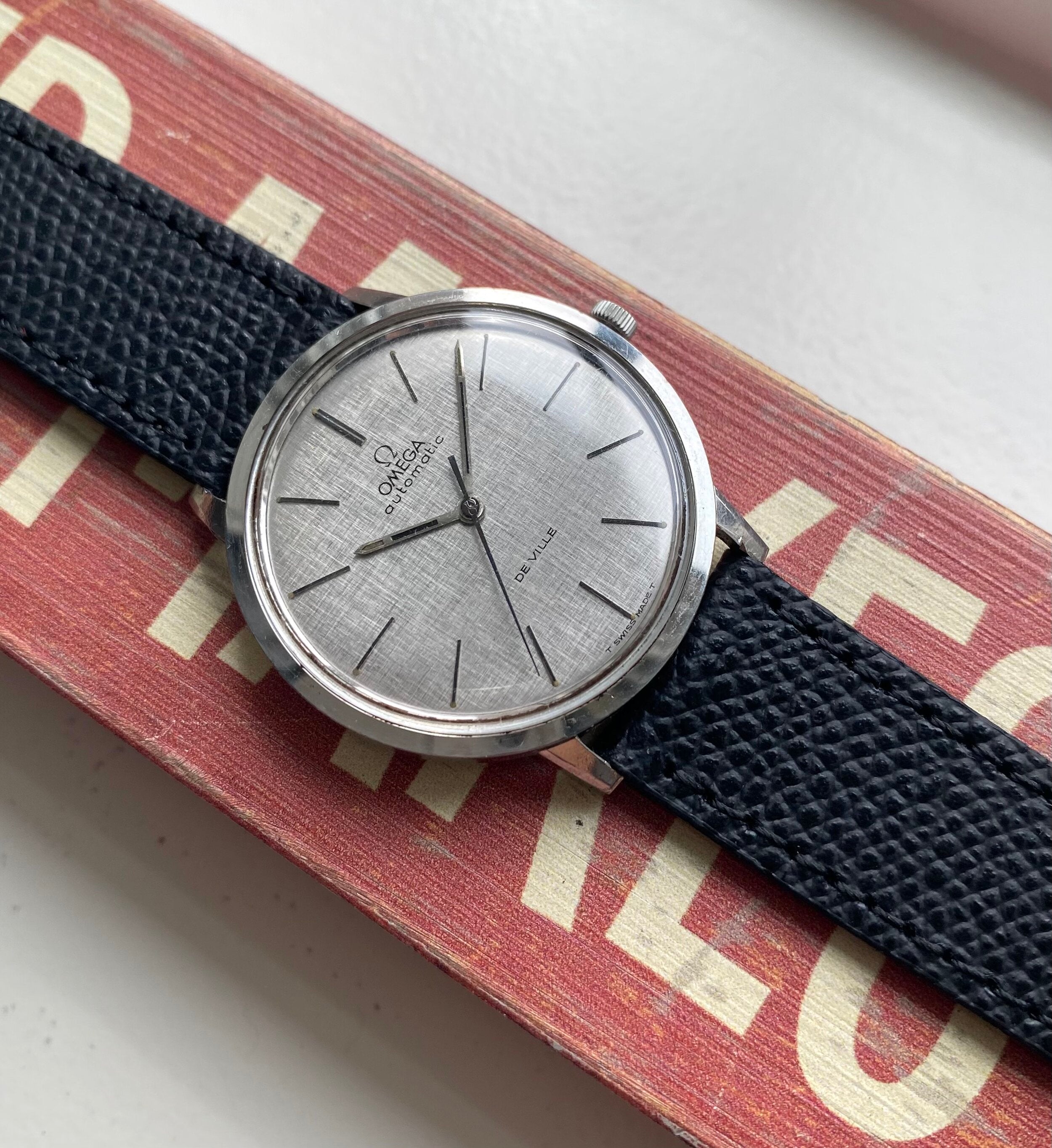 Omega De Ville — Linen Dial