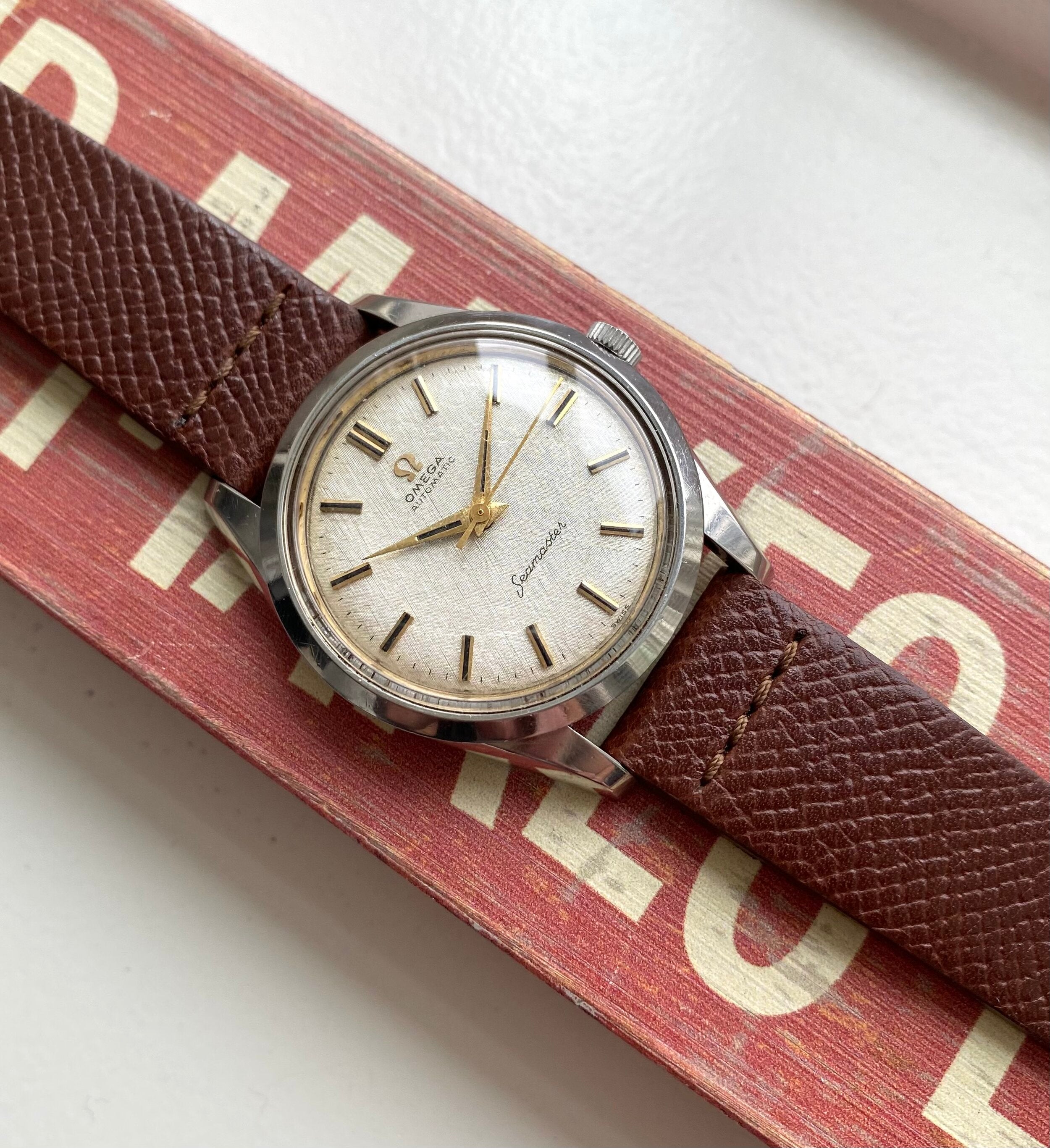 Omega Seamaster — Linen Dial