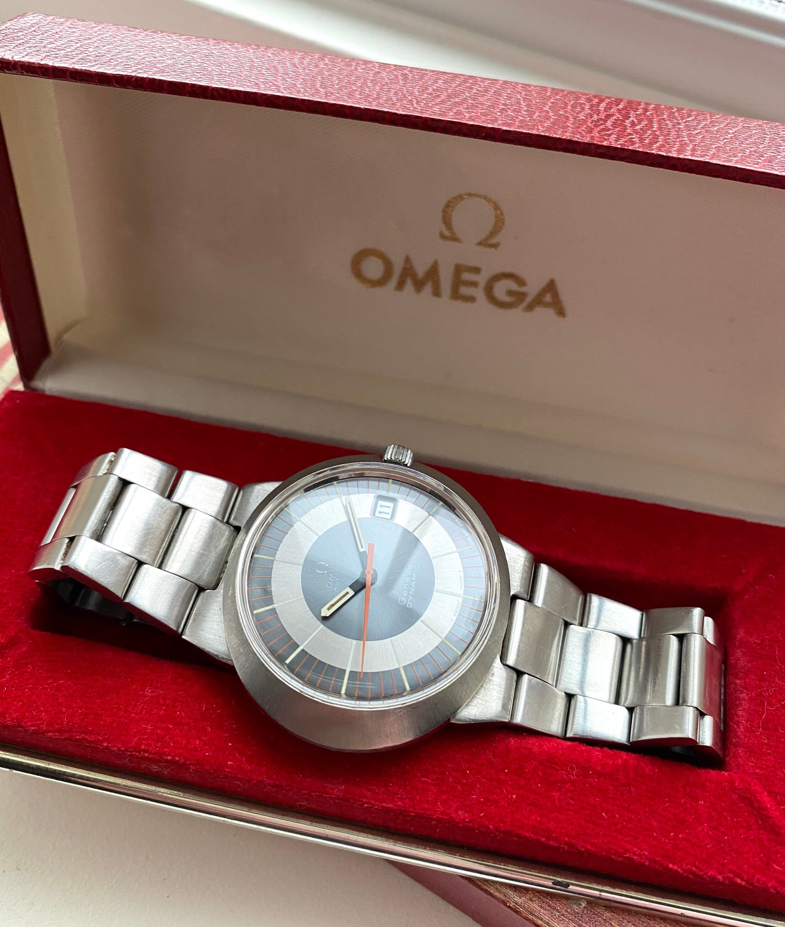 Omega Dynamic — with Box