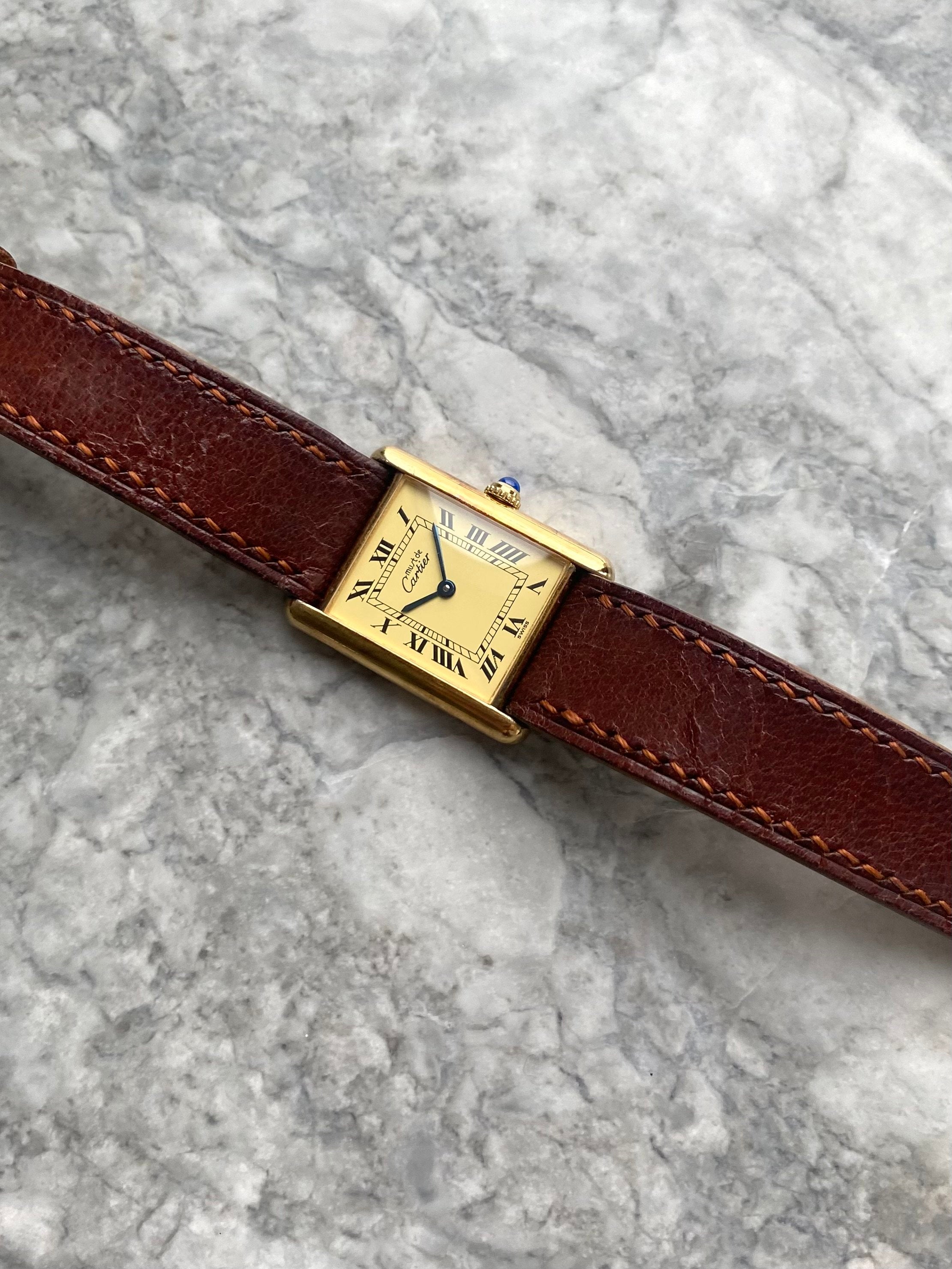 Must de Cartier - Lemon Roman numerals.