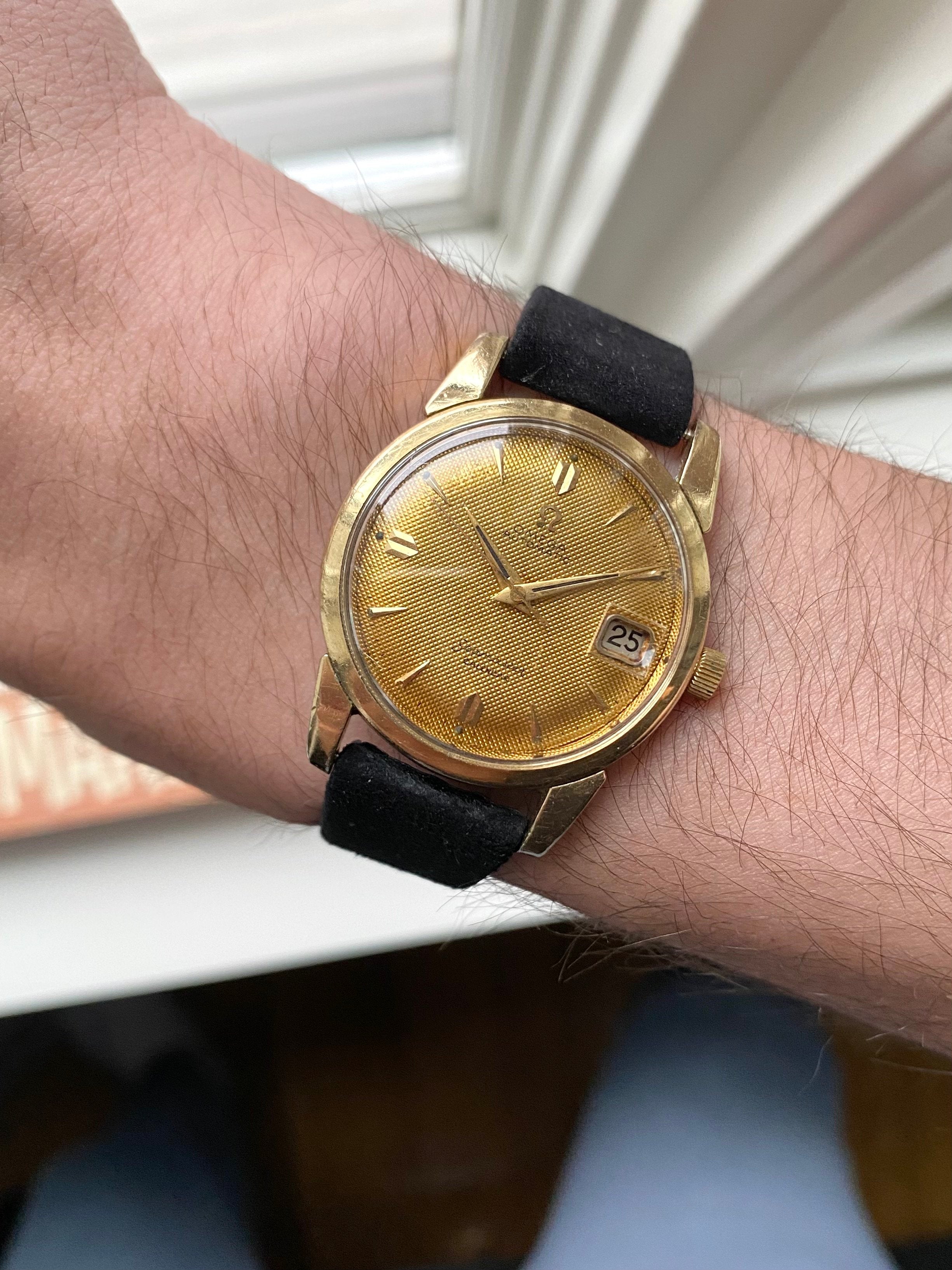 Omega Seamster Calendar - Gold Waffle