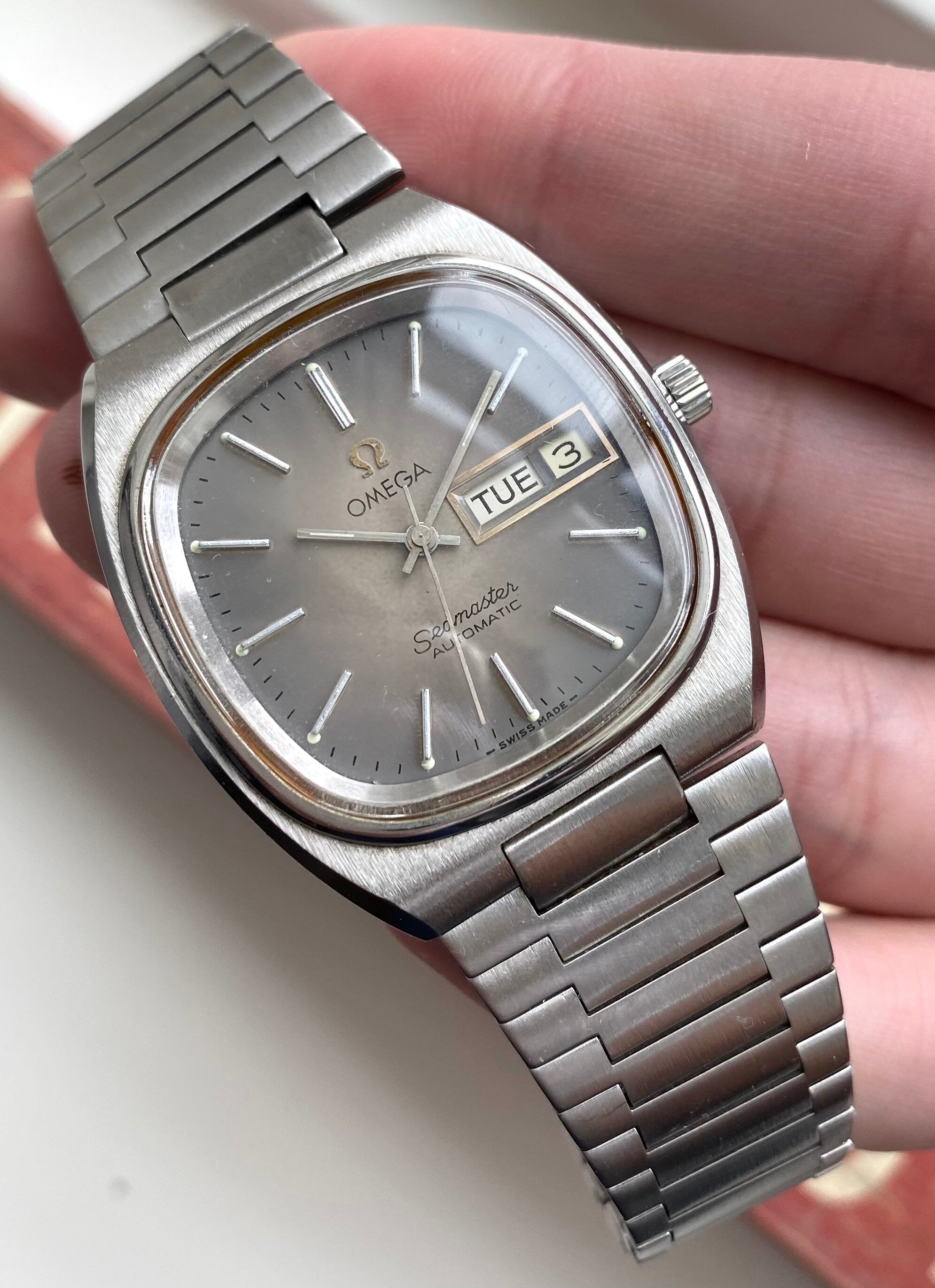 Omega Seamaster — Grey Vignette