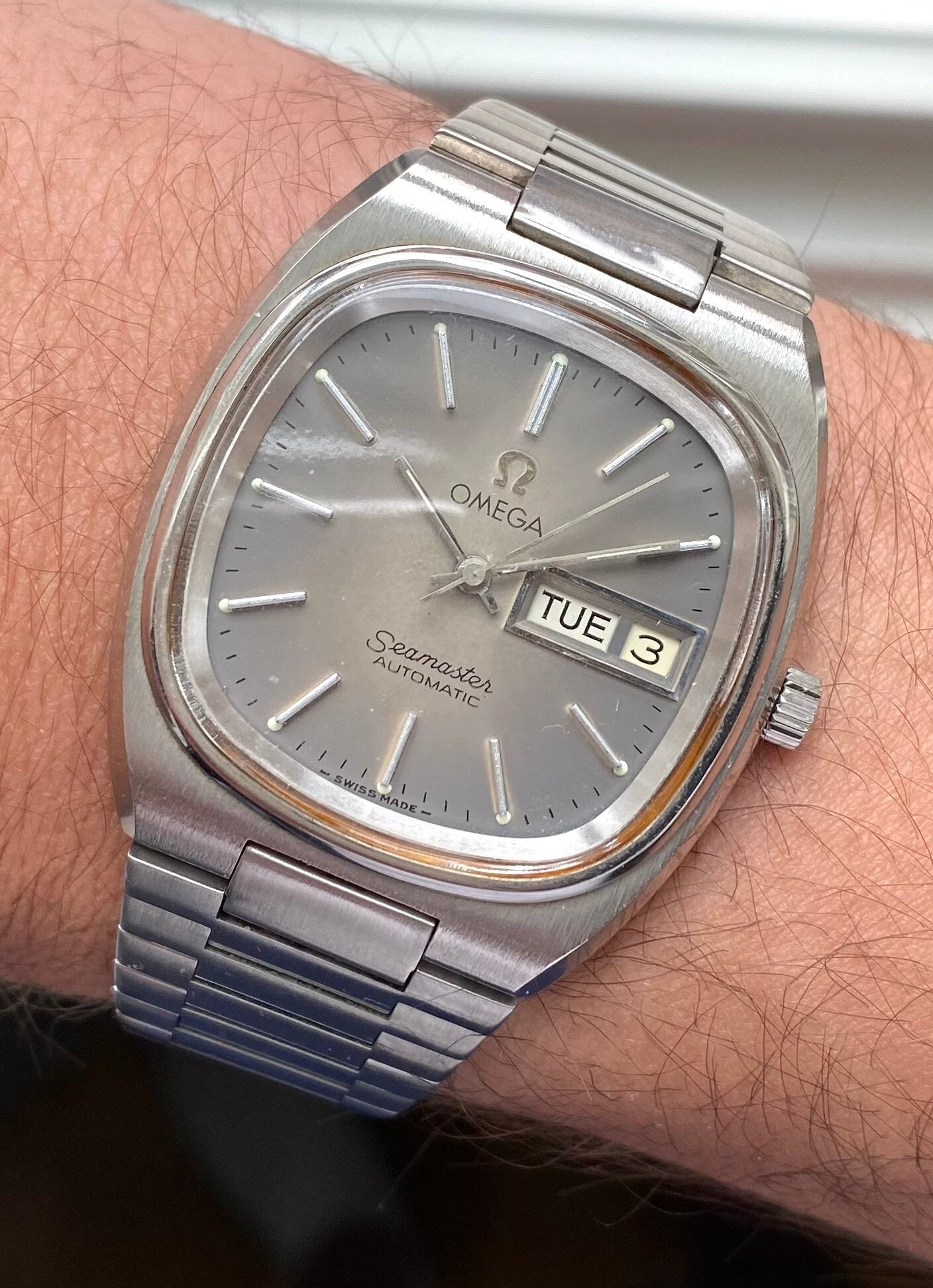 Omega Seamaster — Grey Vignette