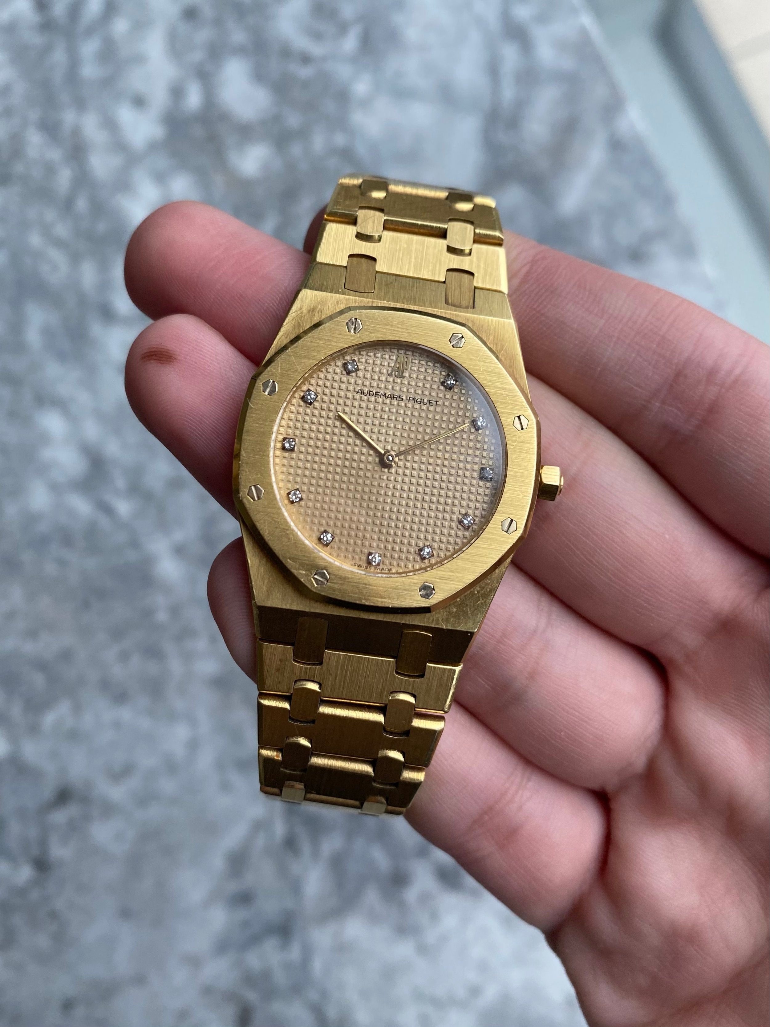 Audemars Piguet Royal Oak - 18K Yellow Gold.