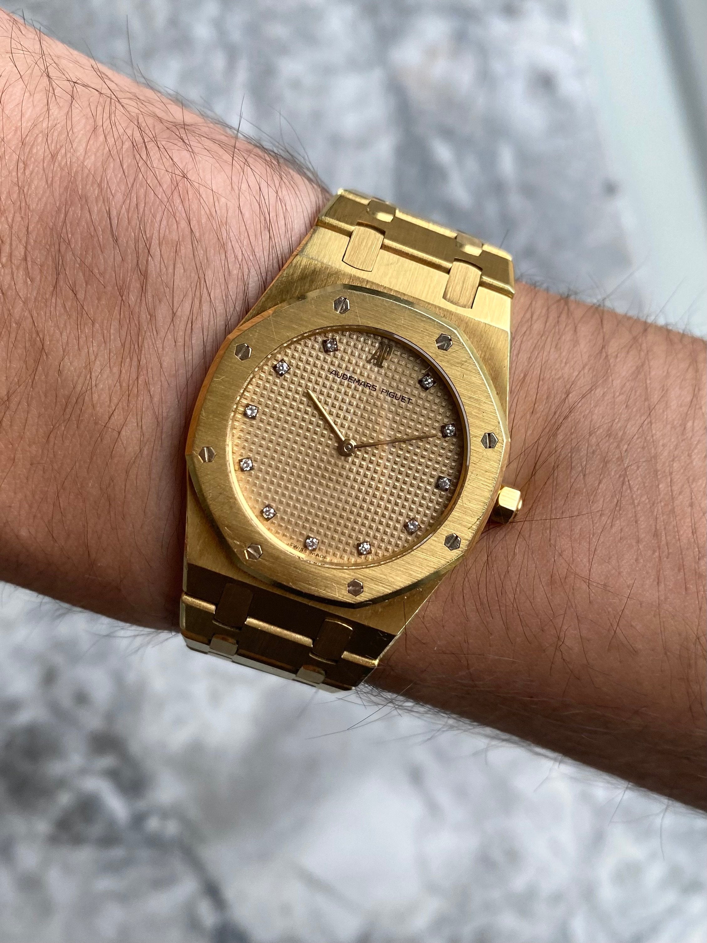 Audemars Piguet Royal Oak - 18K Yellow Gold.