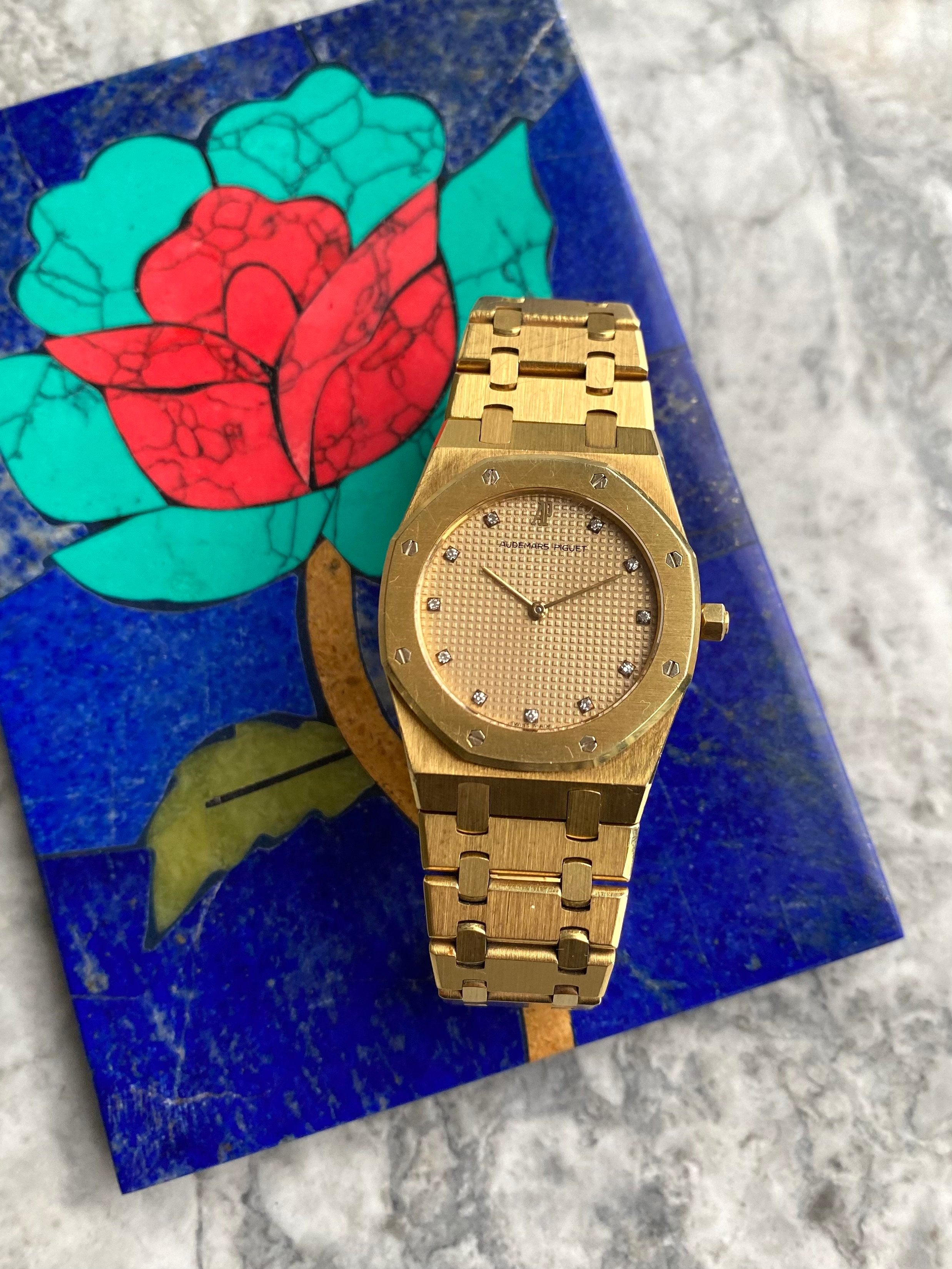 Audemars Piguet Royal Oak - 18K Yellow Gold.