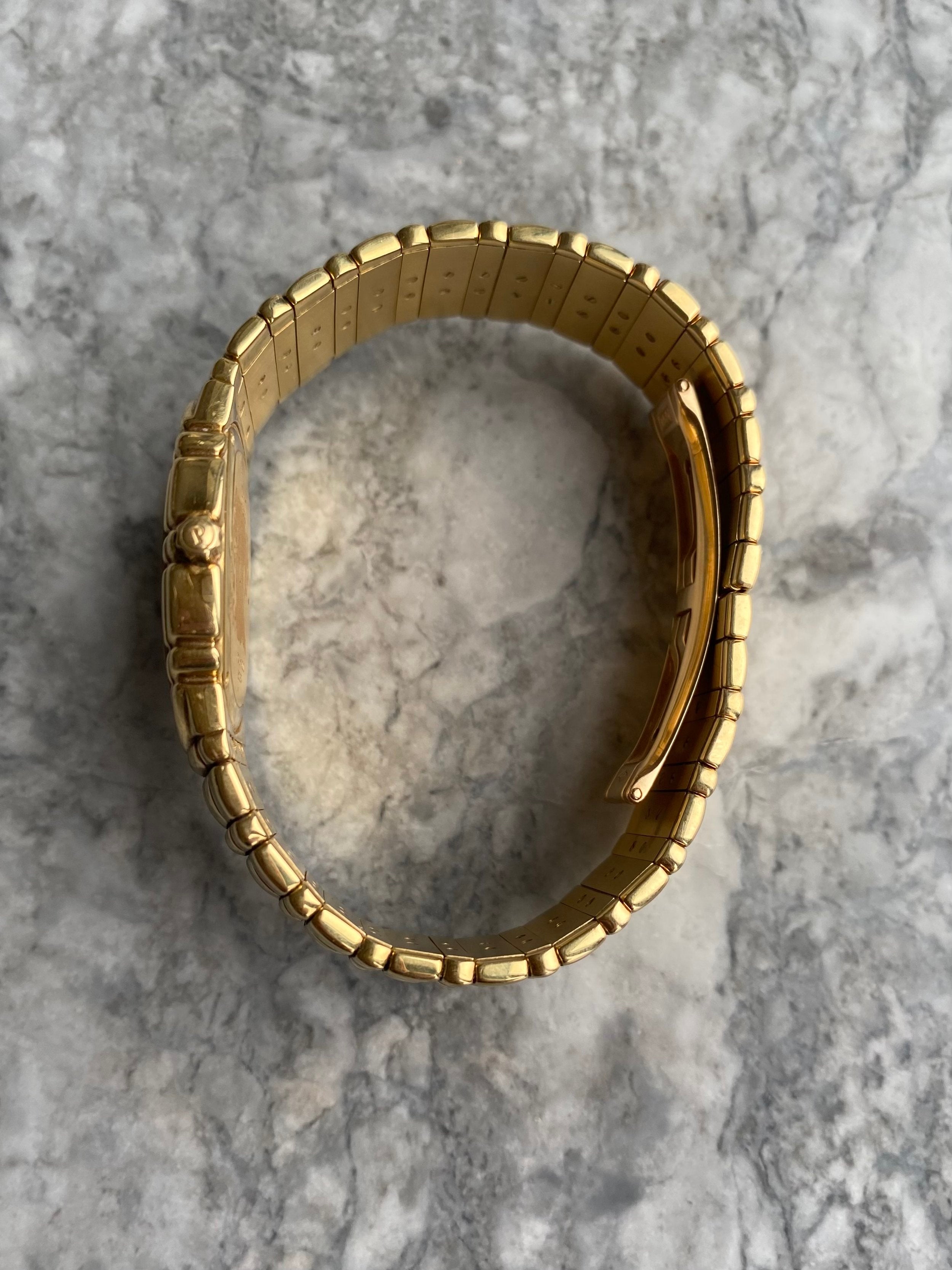 Piaget Quartz - 18K Yellow Gold.