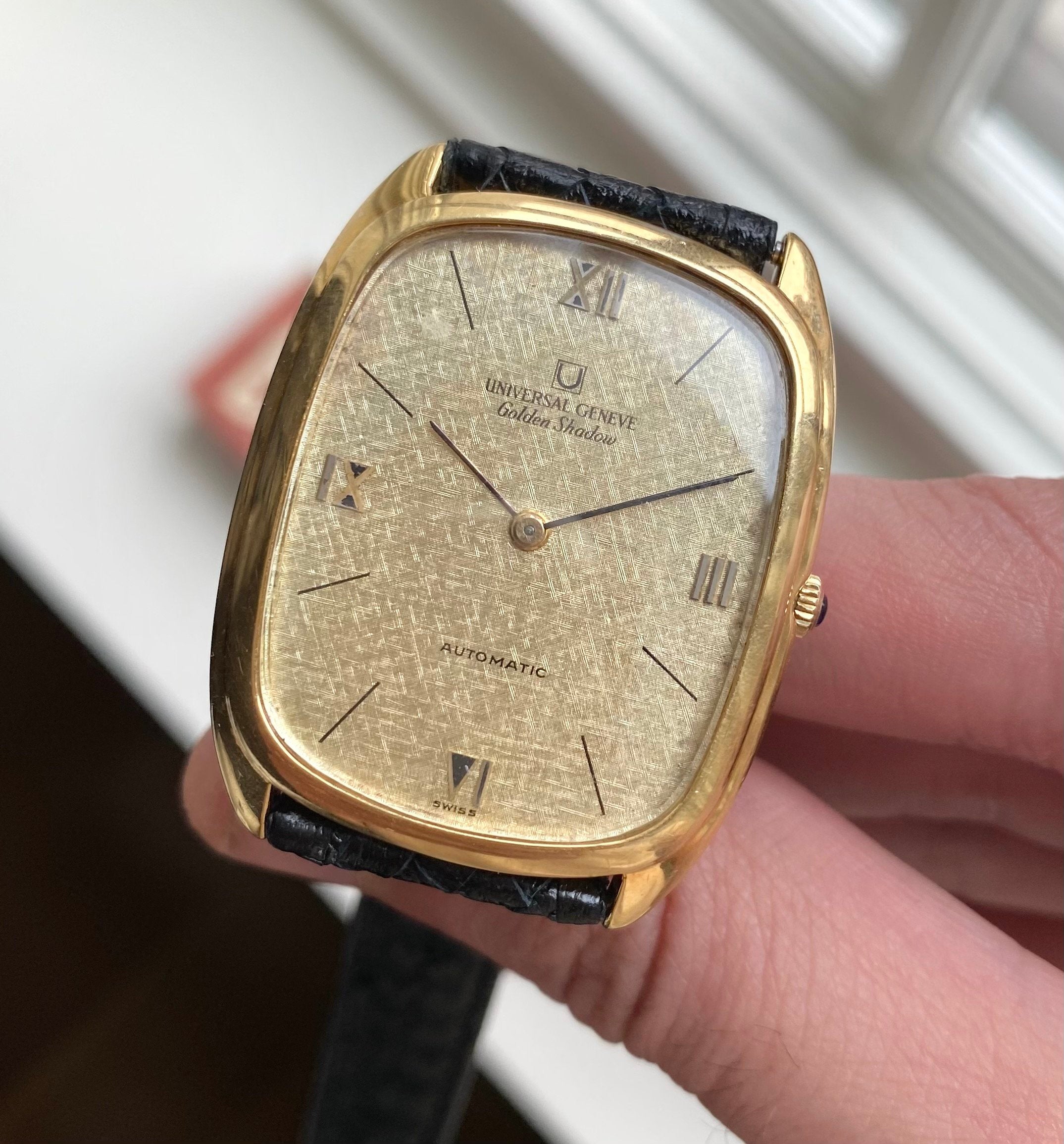 Universal Geneve — 18k Yellow Gold