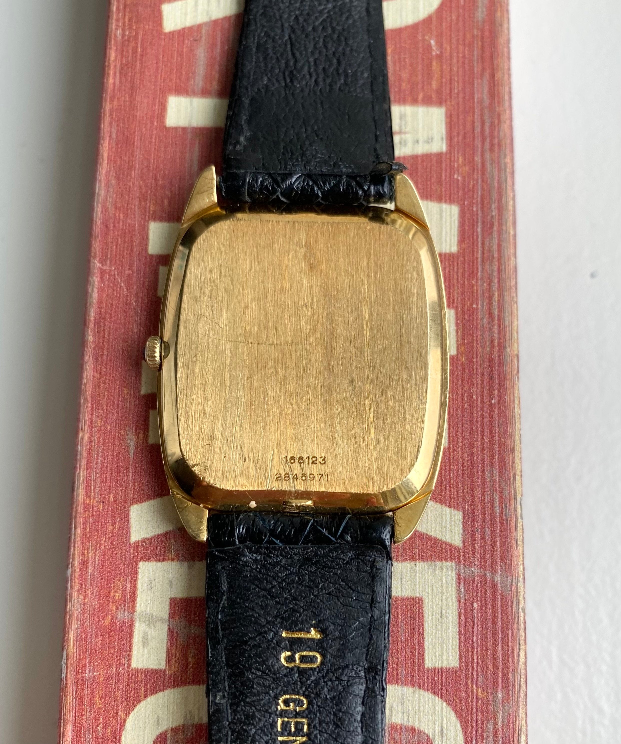 Universal Geneve — 18k Yellow Gold