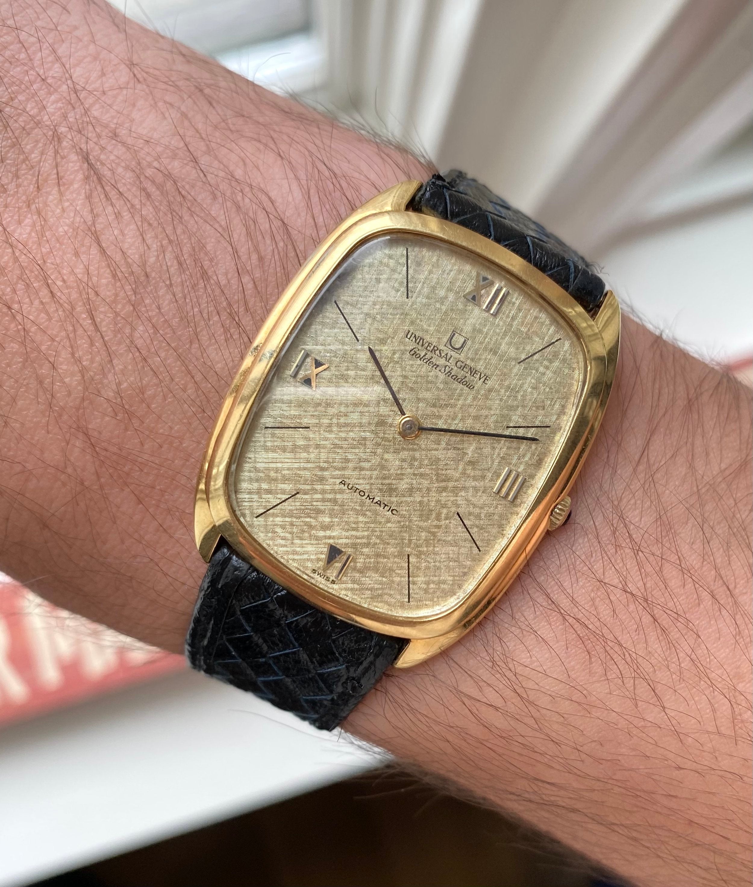 Universal Geneve — 18k Yellow Gold