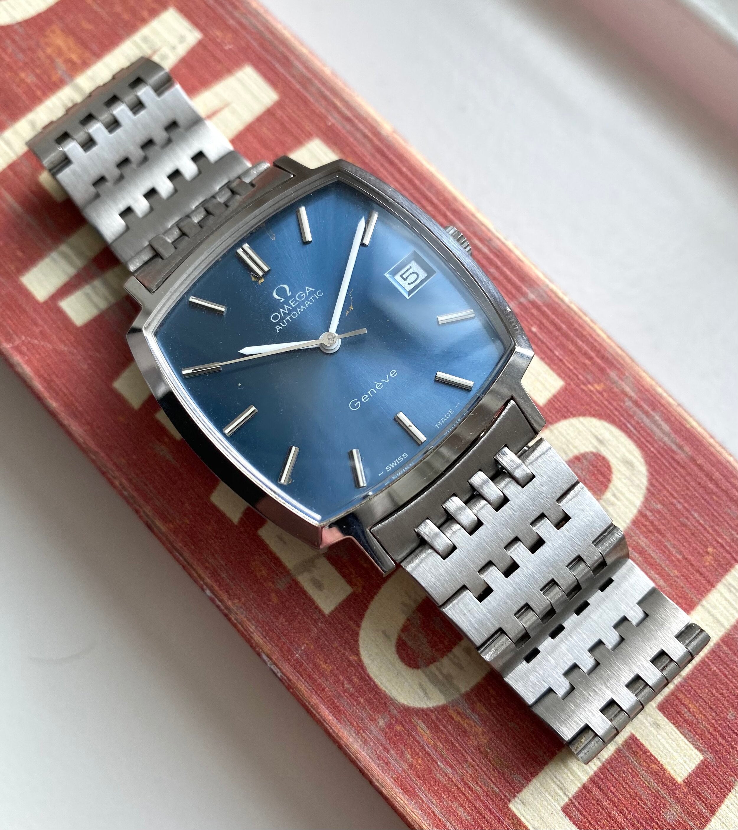 Omega Geneve — TV Case