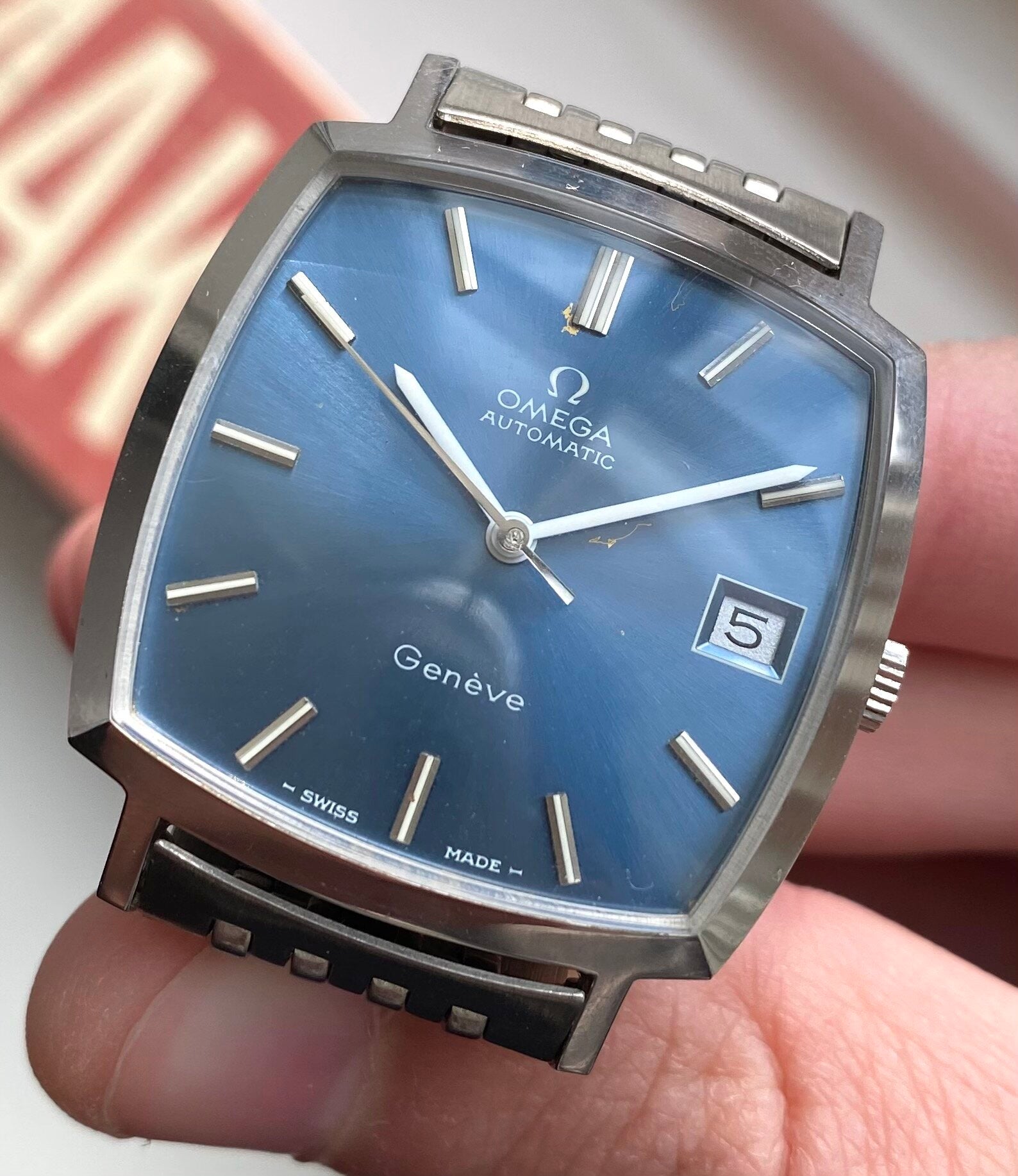 Omega Geneve — TV Case