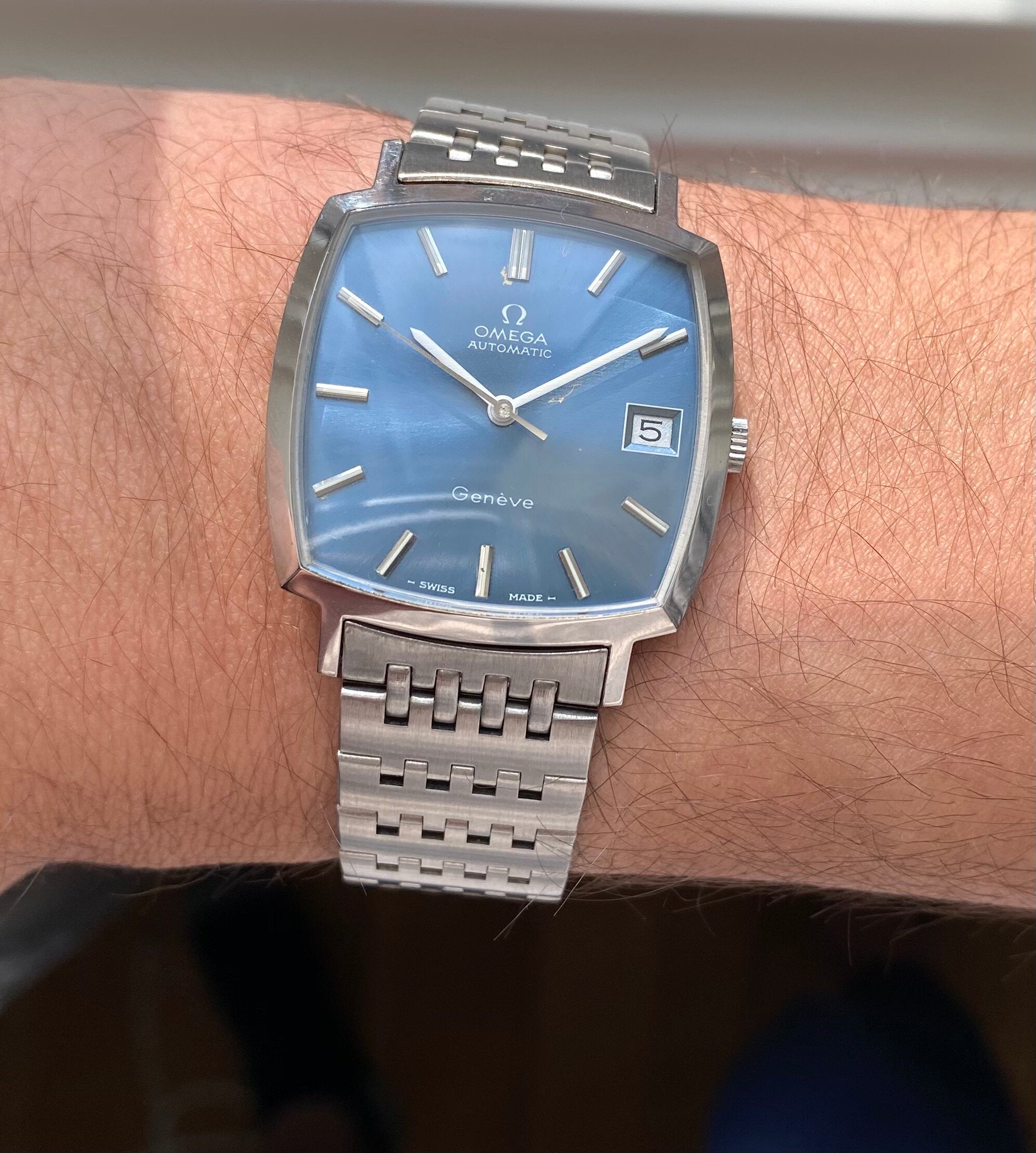 Omega Geneve — TV Case