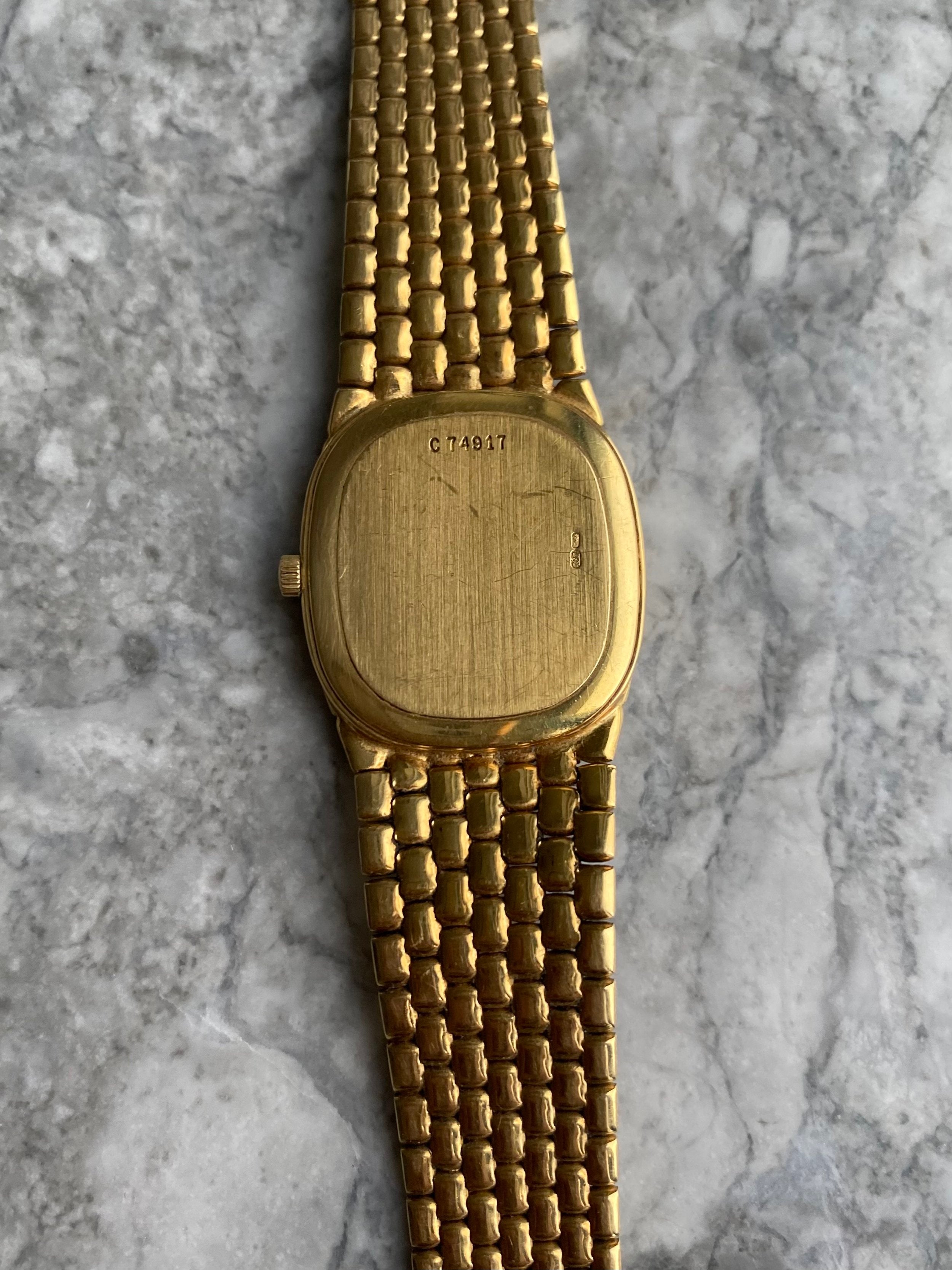 Audemars Piguet - 18k yellow Gold.