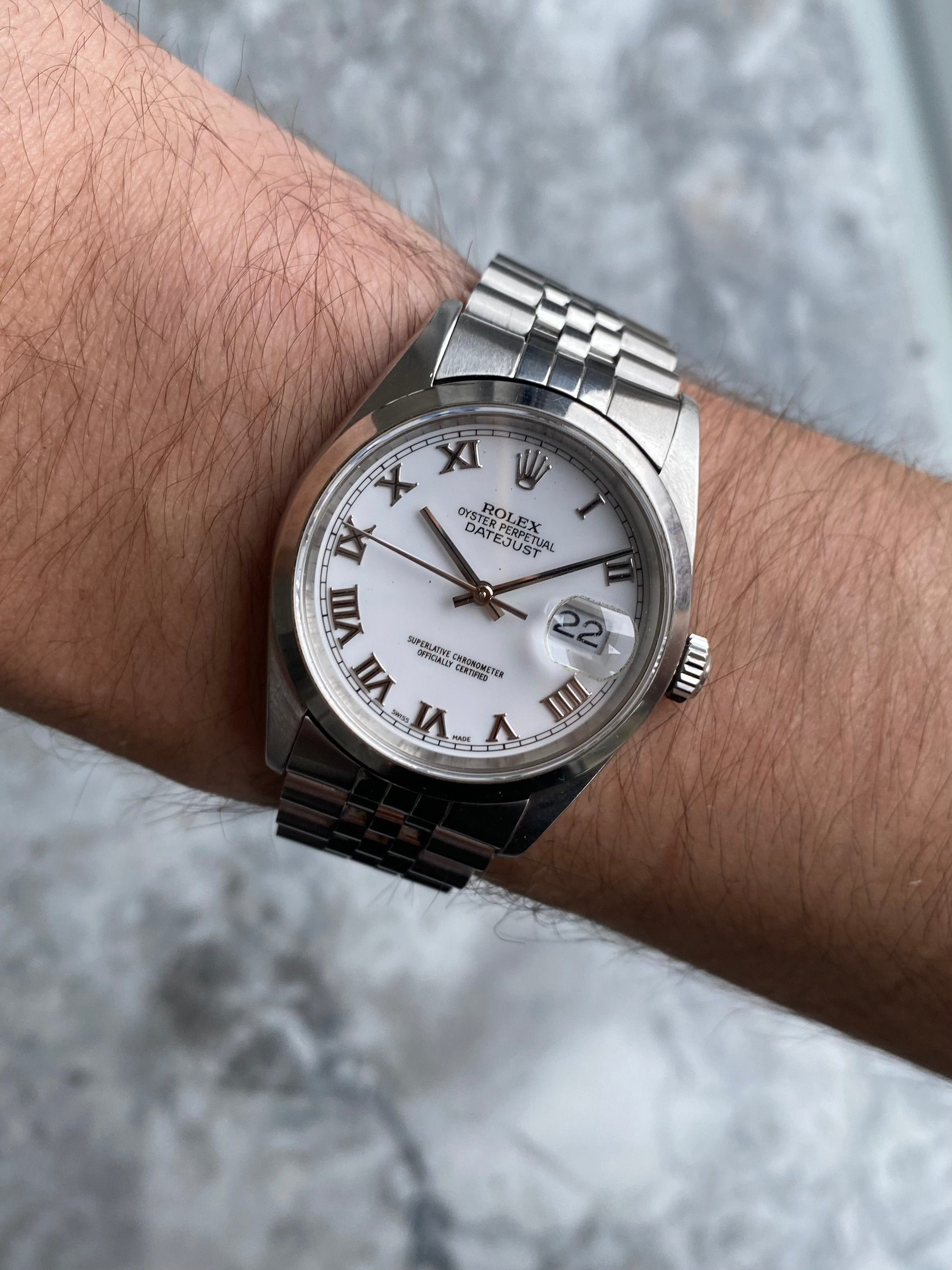 Rolex Datejust 16200 - Smooth Bezel.