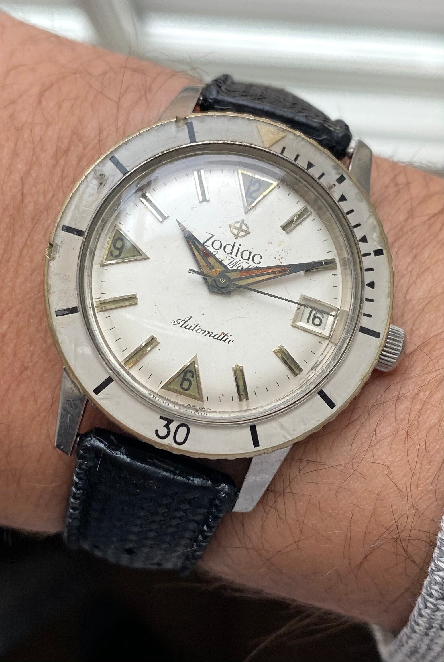 Zodiac Sea Wolf — Bakelite Bezel