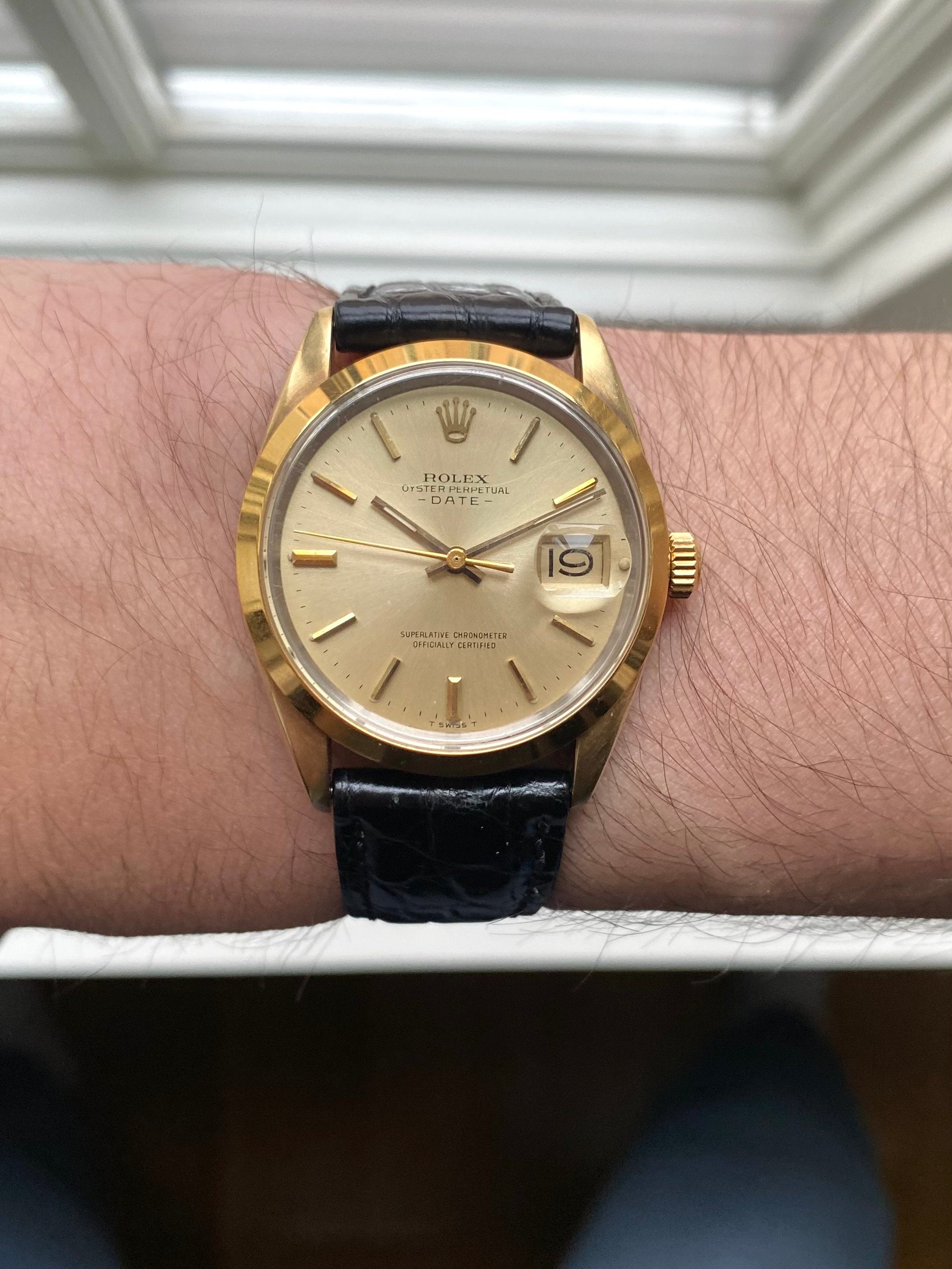 Rolex OP 1550 - Gold Shell