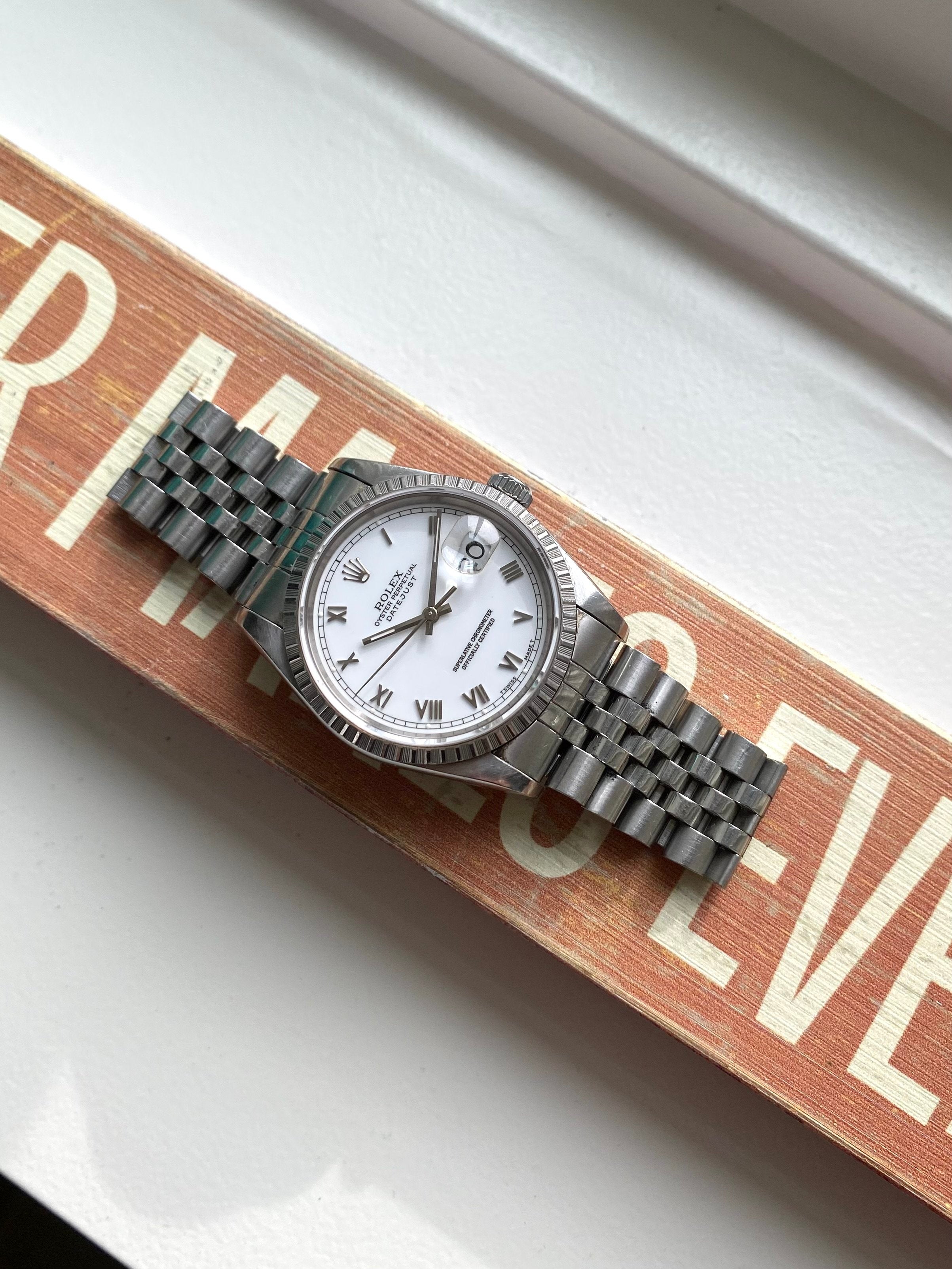 Rolex Datejust 16220 - White Roman