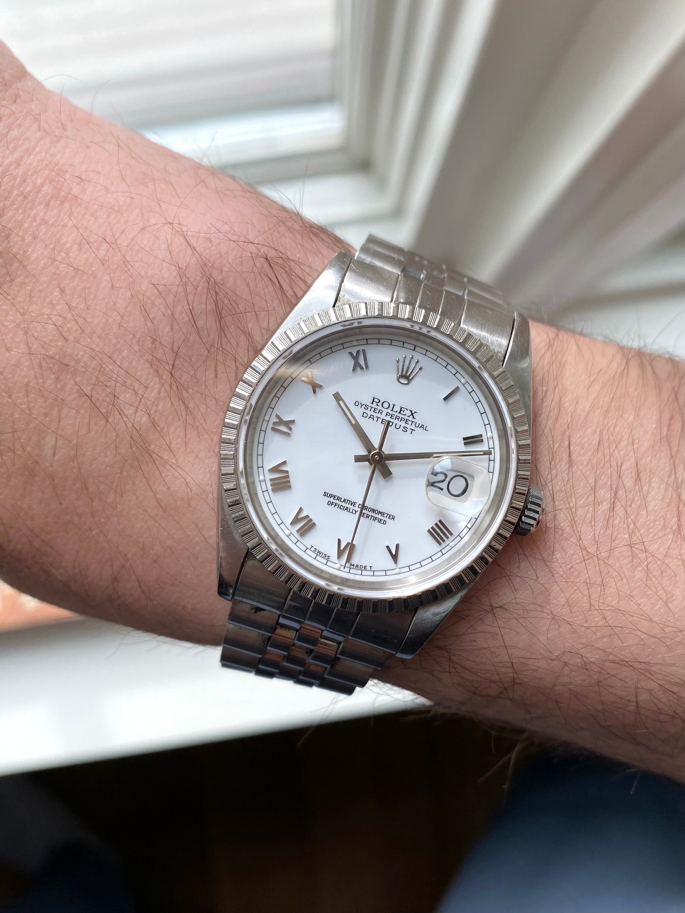 Rolex Datejust 16220 - White Roman