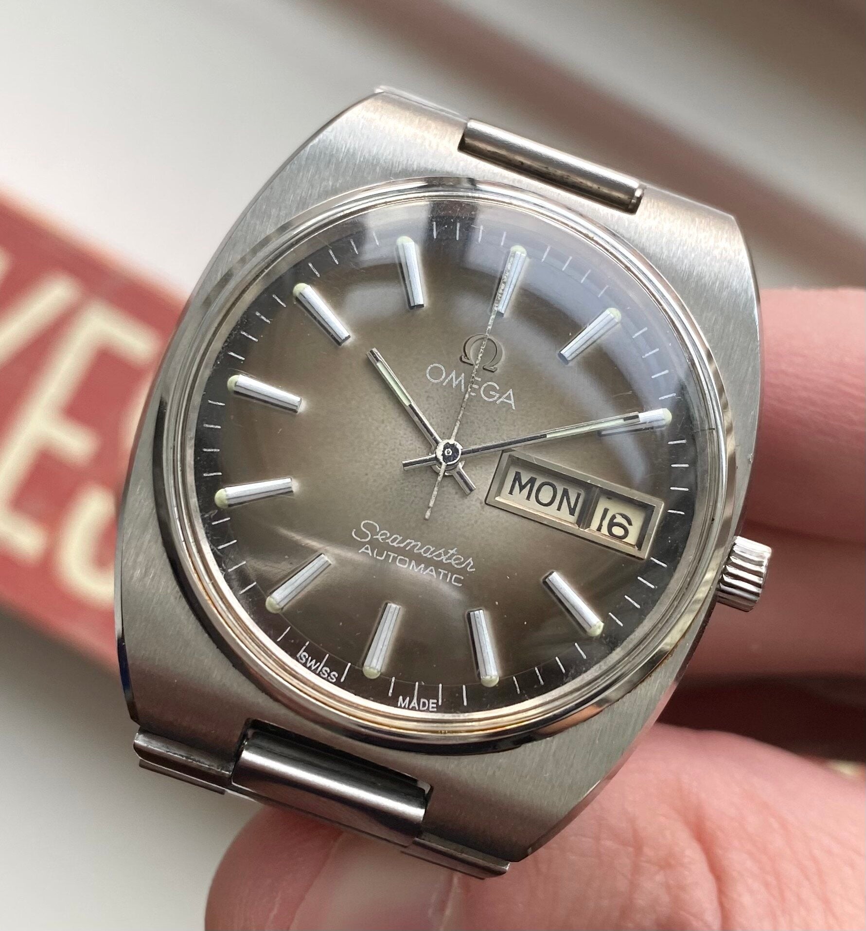 Omega Seamaster — Brown Vignette