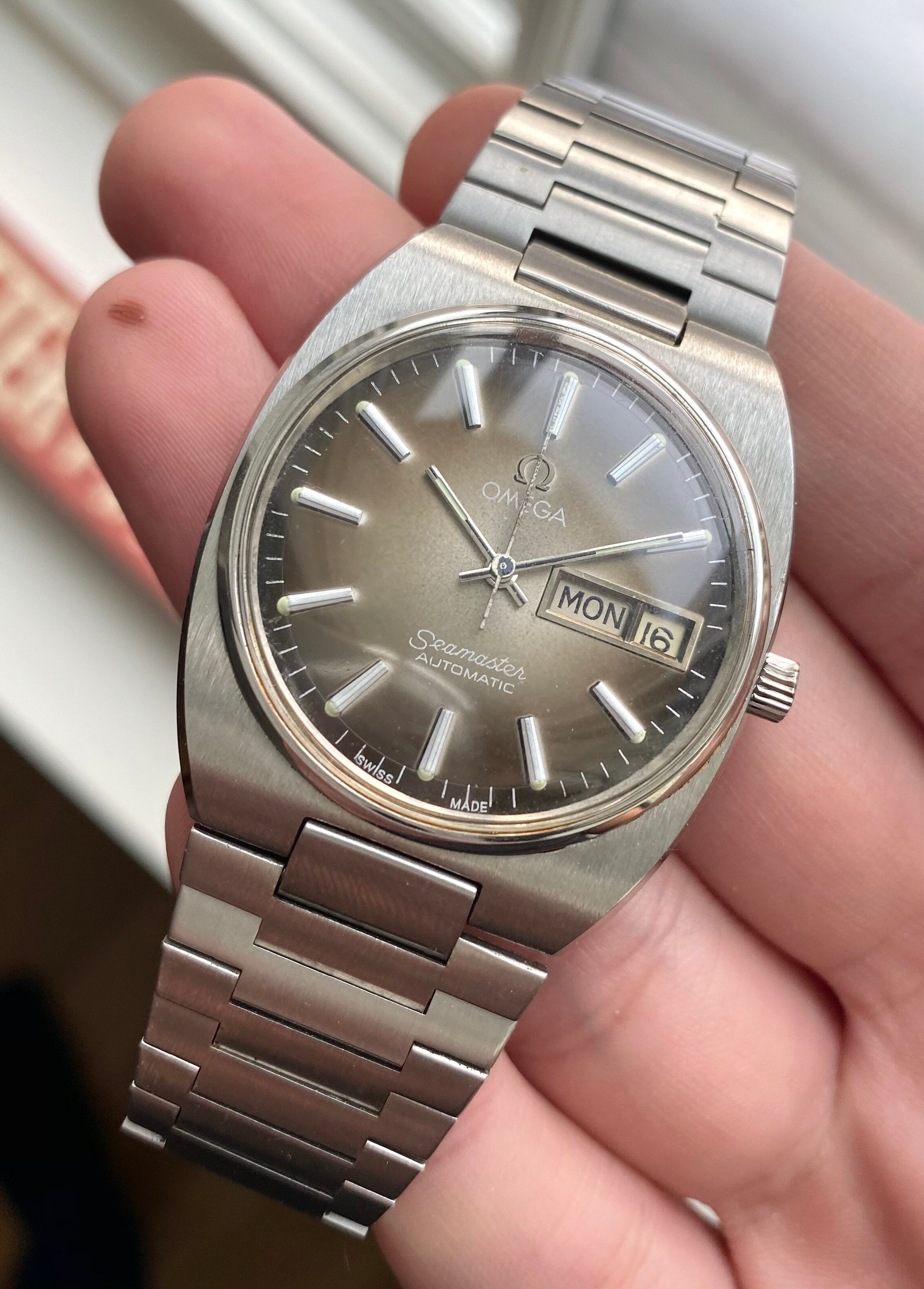 Omega Seamaster — Brown Vignette