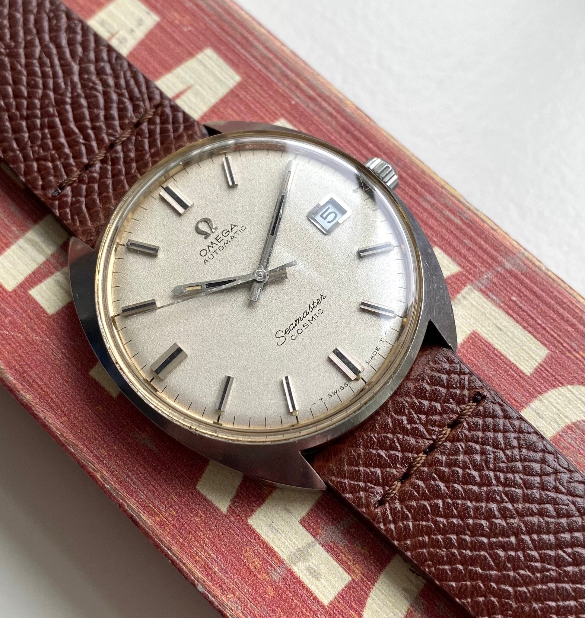 Omega Seamaster Cosmic — "Pebble" Dial