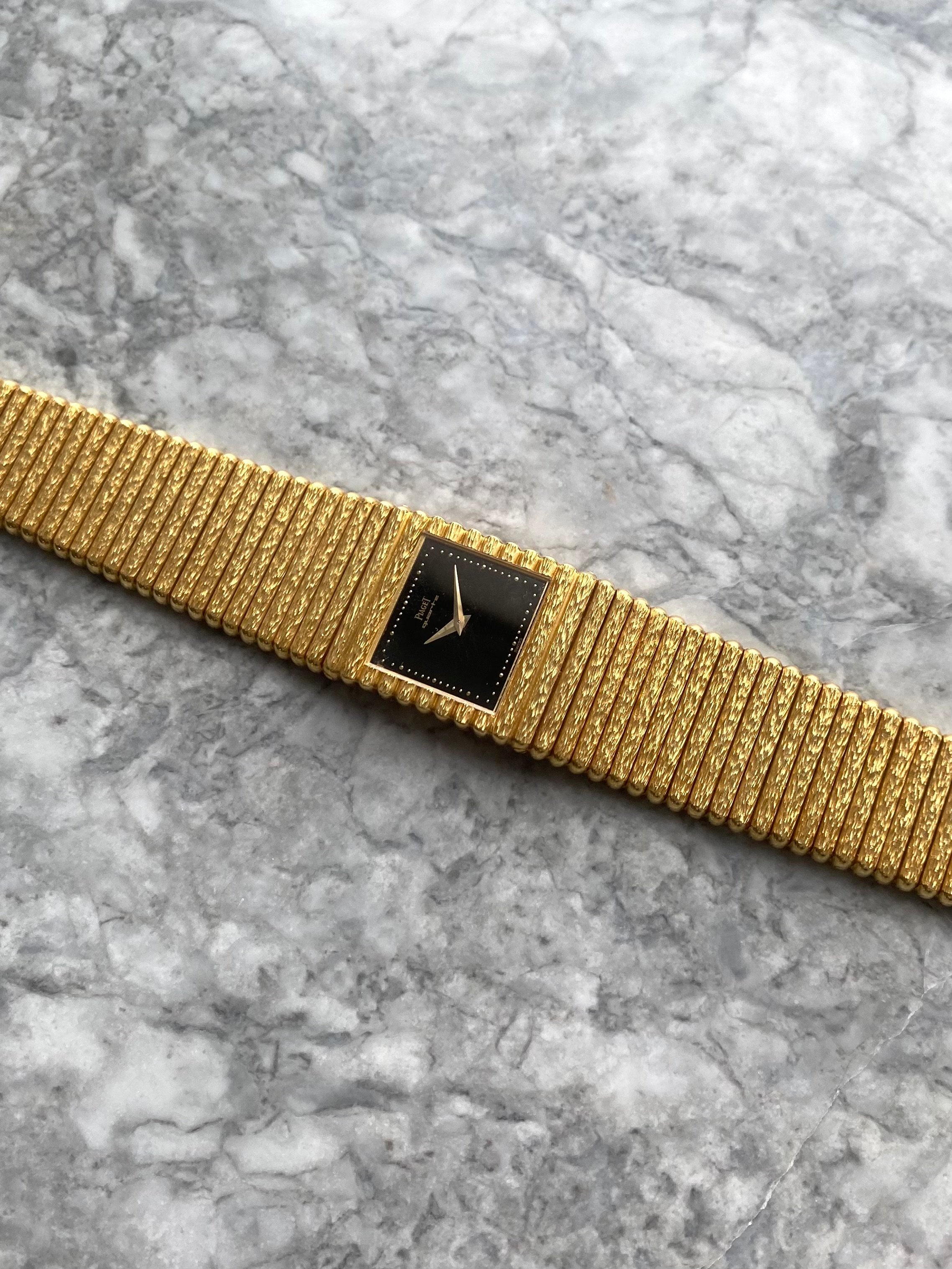 Piaget Onyx- 18K Yellow Gold.