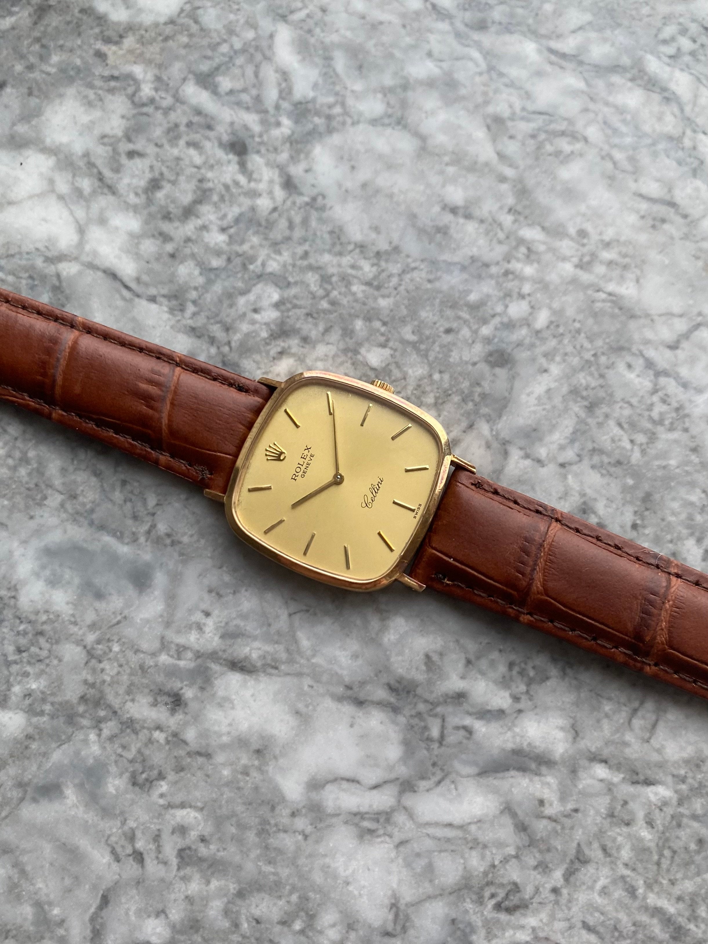 Rolex Cellini 4114 - 18K Yellow Gold.