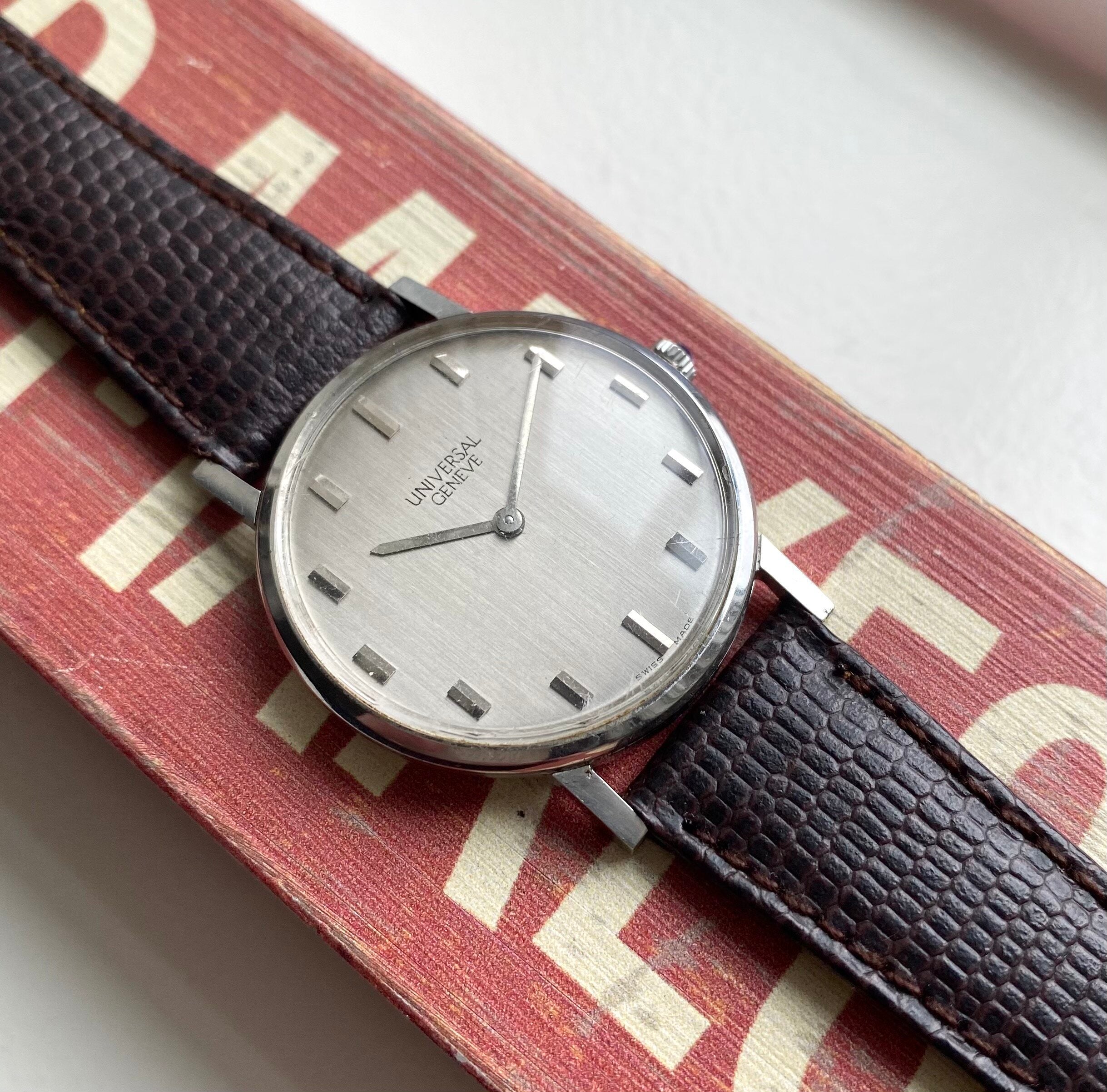 Universal Geneve — "Stick" Dial