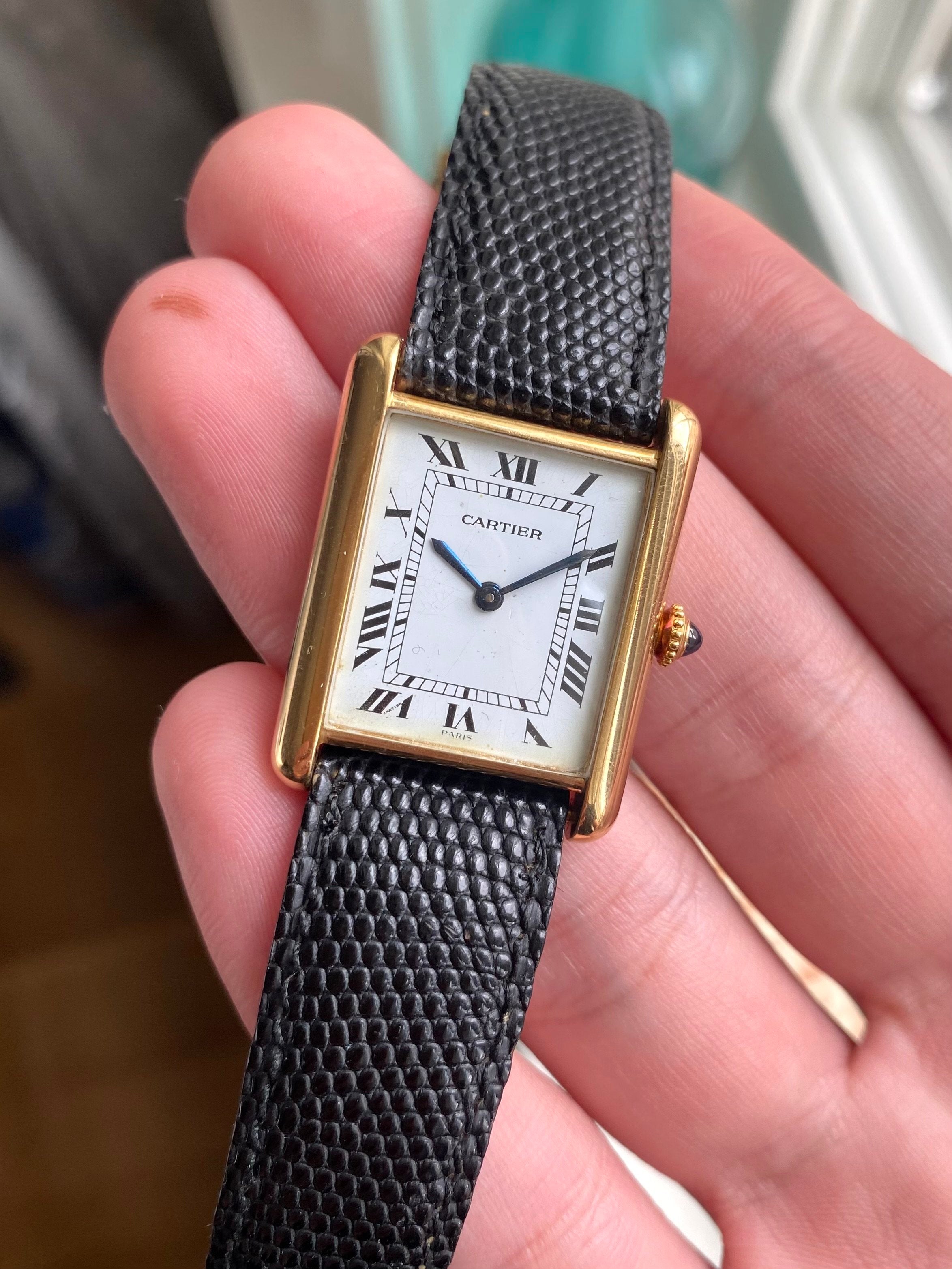 Cartier Tank Louis - 18K yellow gold.