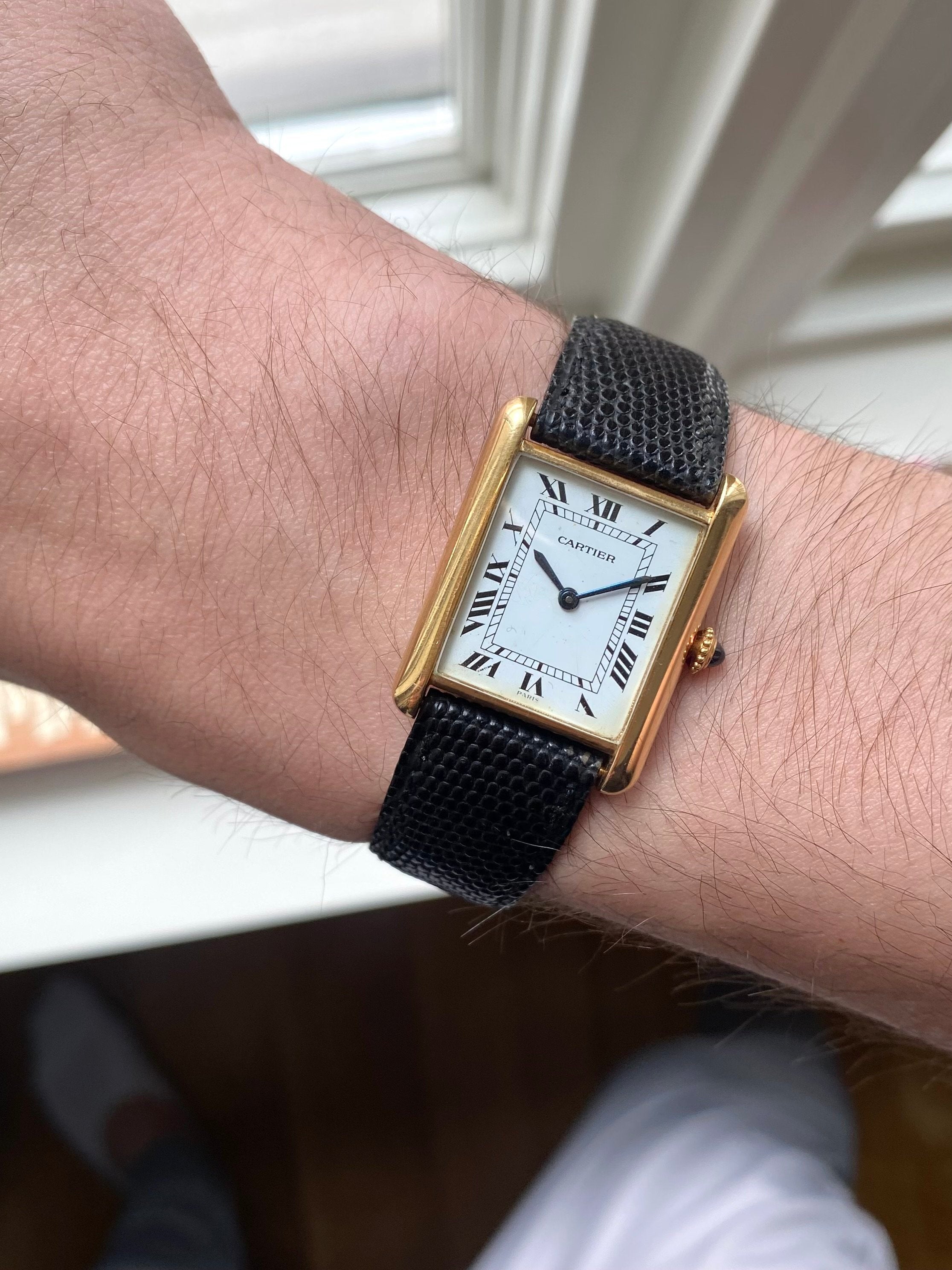 Cartier Tank Louis - 18K yellow gold.