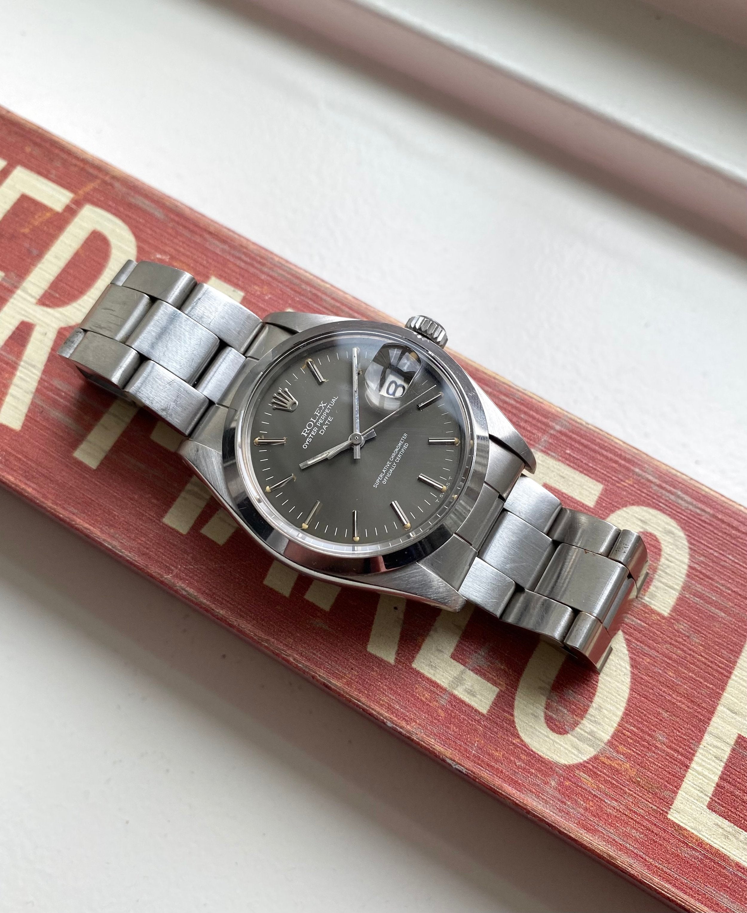 Rolex Oysterperpetual ref. 1500 — Grey Taupe Dial