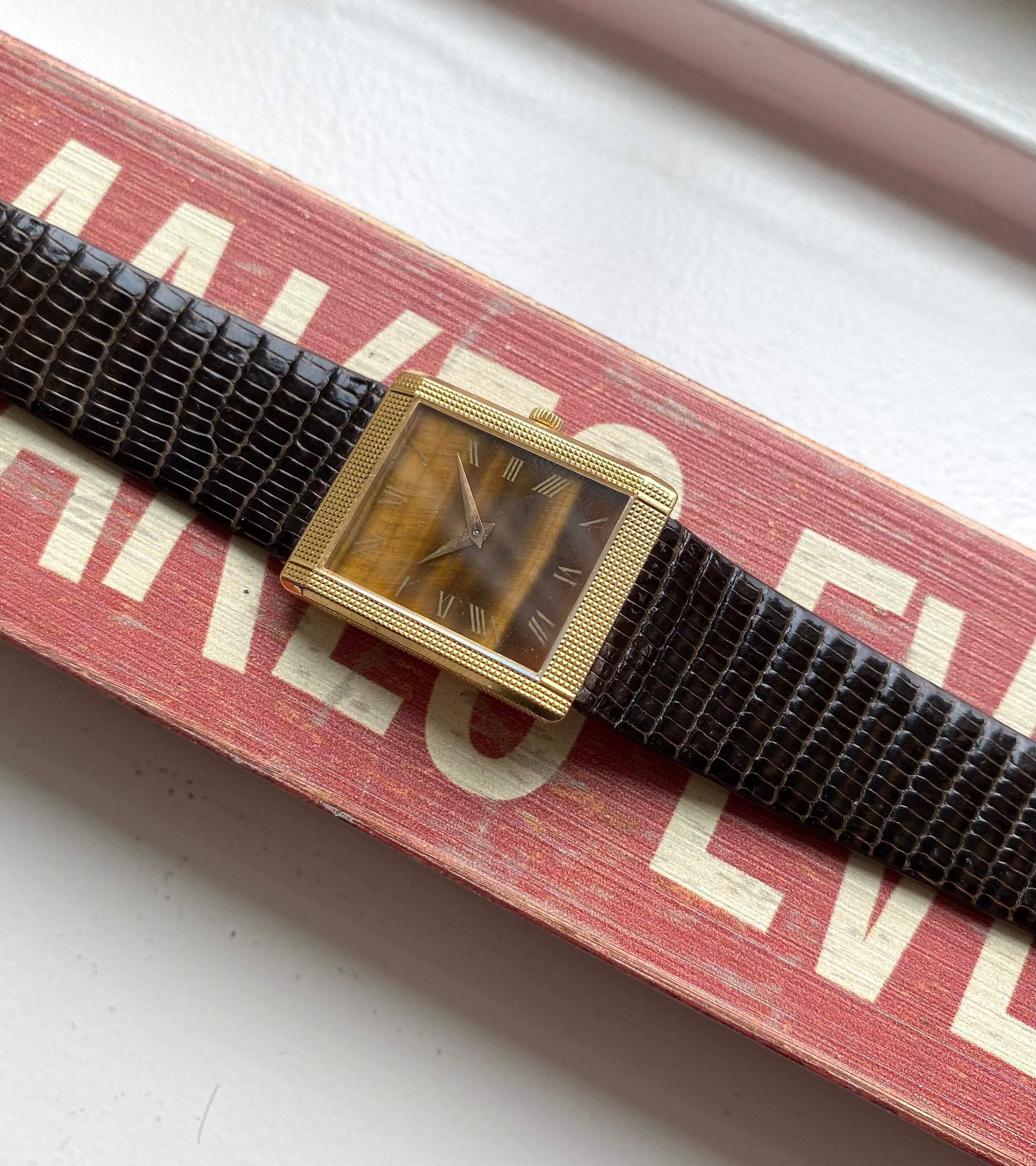 Piaget Tank ref. 9151 — 18k Gold Tiger Eye with Papers