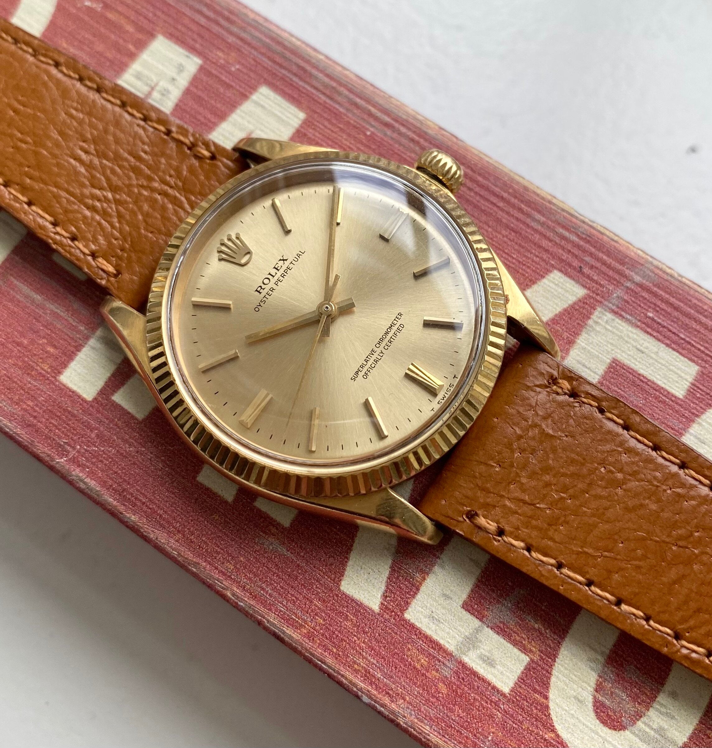 Rolex Oyster Perpetual ref. 1005 — 18k Yellow Gold