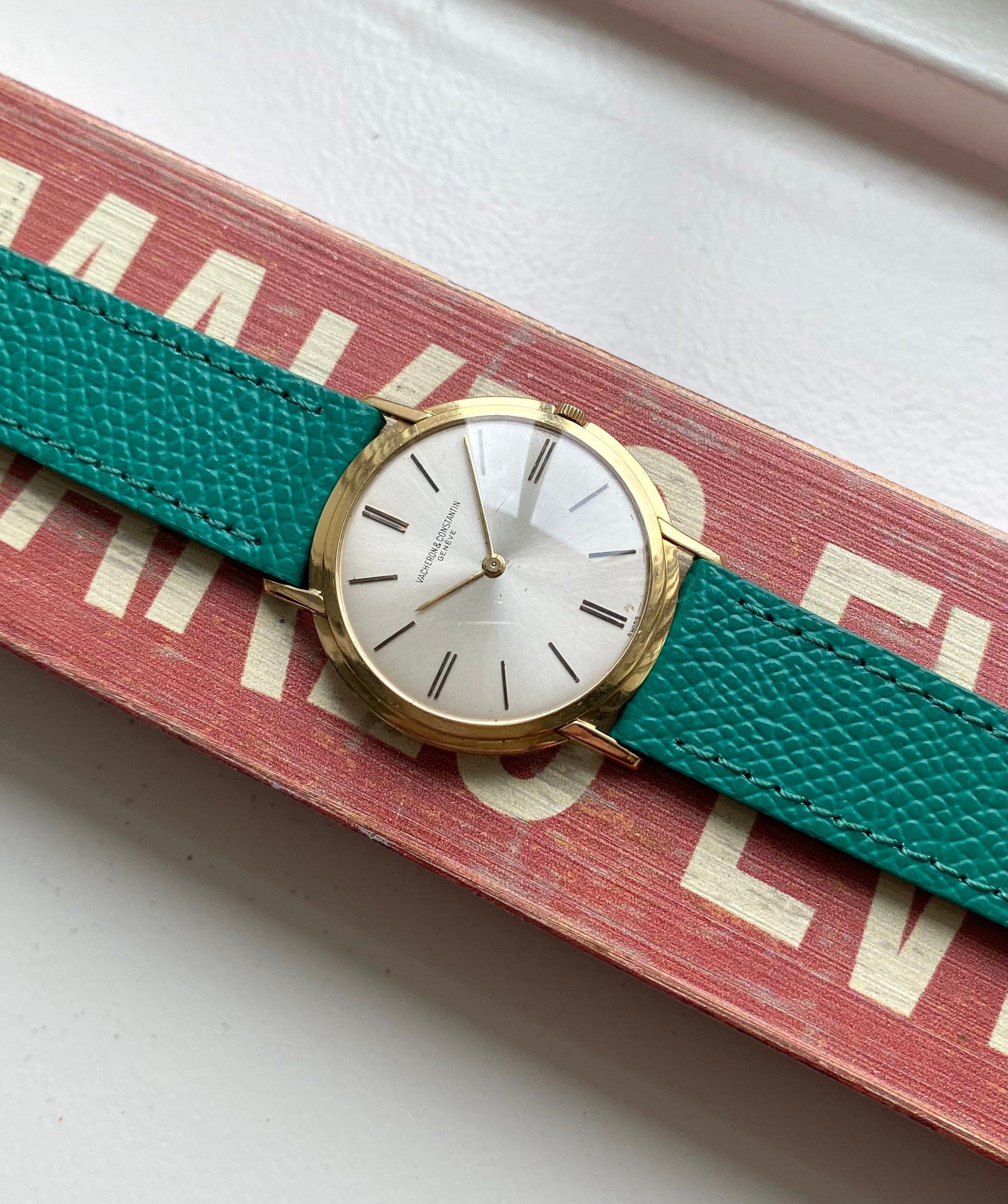Vintage Vacheron Constantin 50s 18K Yellow Gold Silver Dial Manual Wind 33mm Case