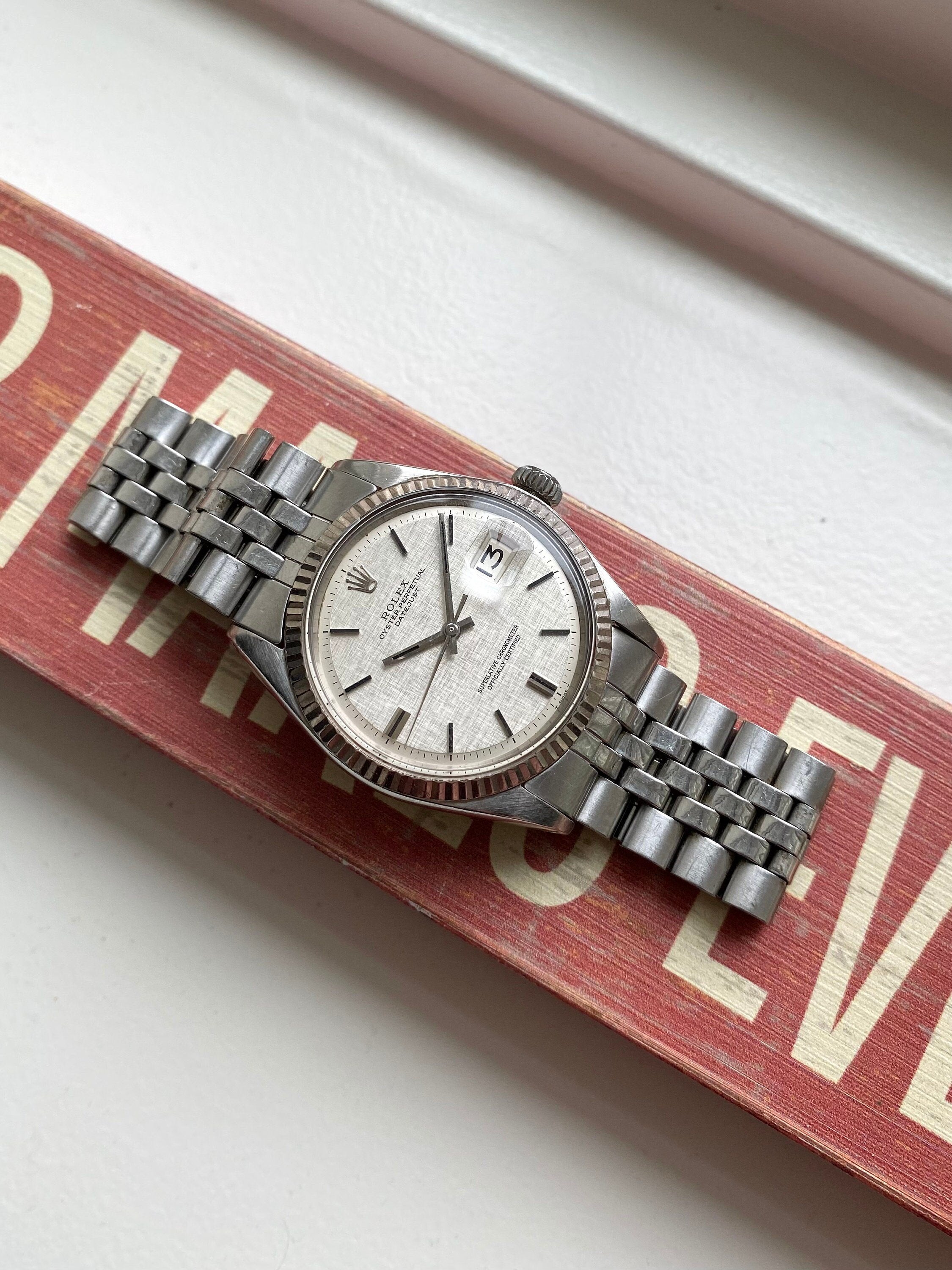 vintage Rolex Datejust 1601 70s Automatic Silver No Lume Linen Dial 36mm Watch