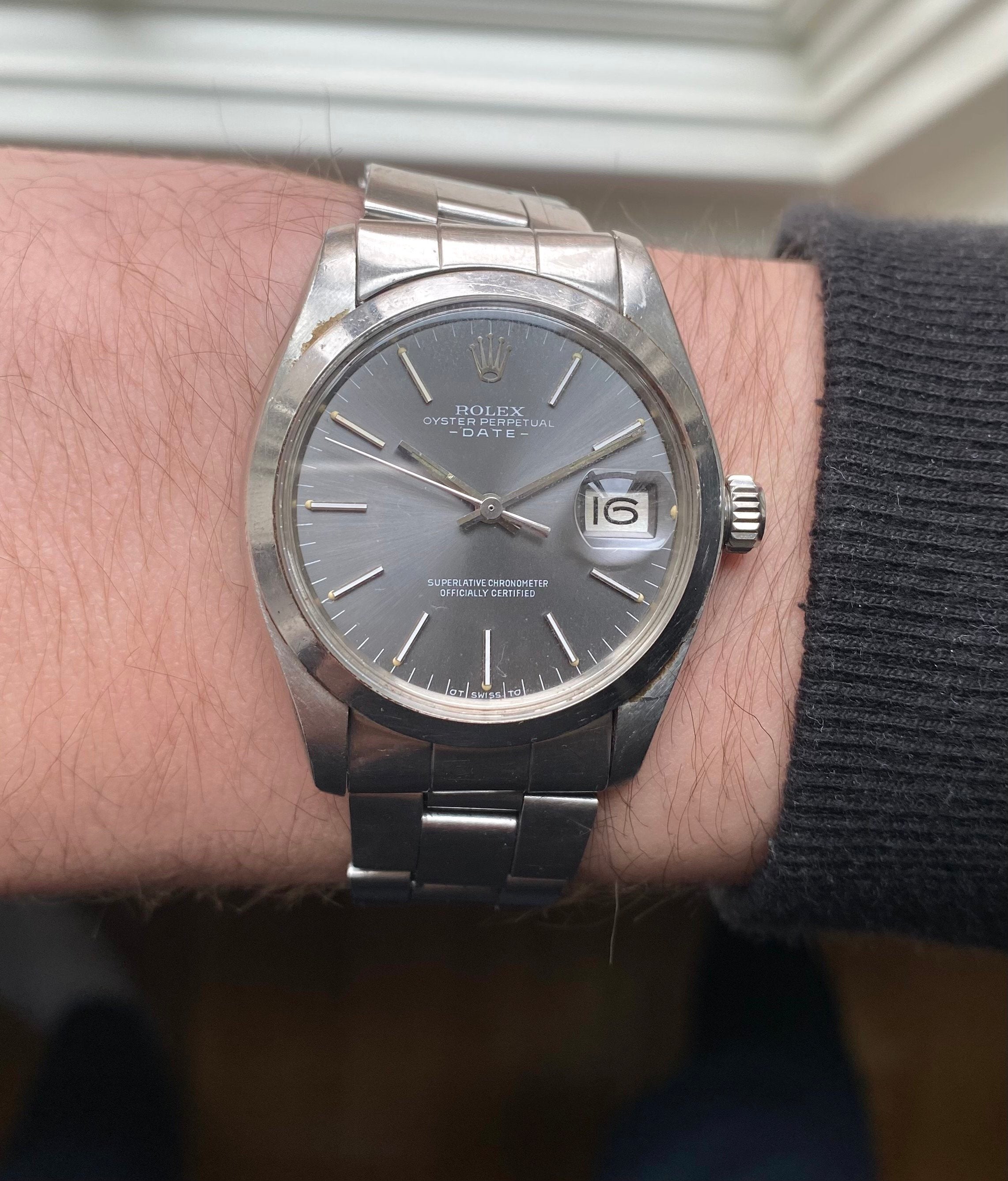 Vintage Rolex Perpetual Date 70s Ref 1500 Grey Sigma Sunburst Dial 34mm Watch