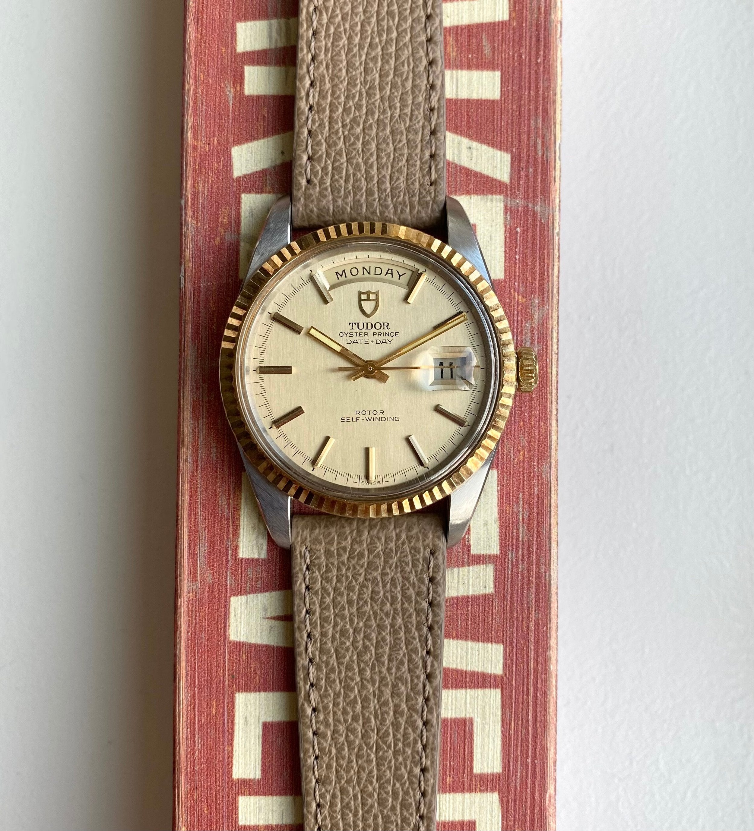Vintage Tudor Oysterprince Date Day 38mm Jumbo Two Tone Champagne Dial Watch