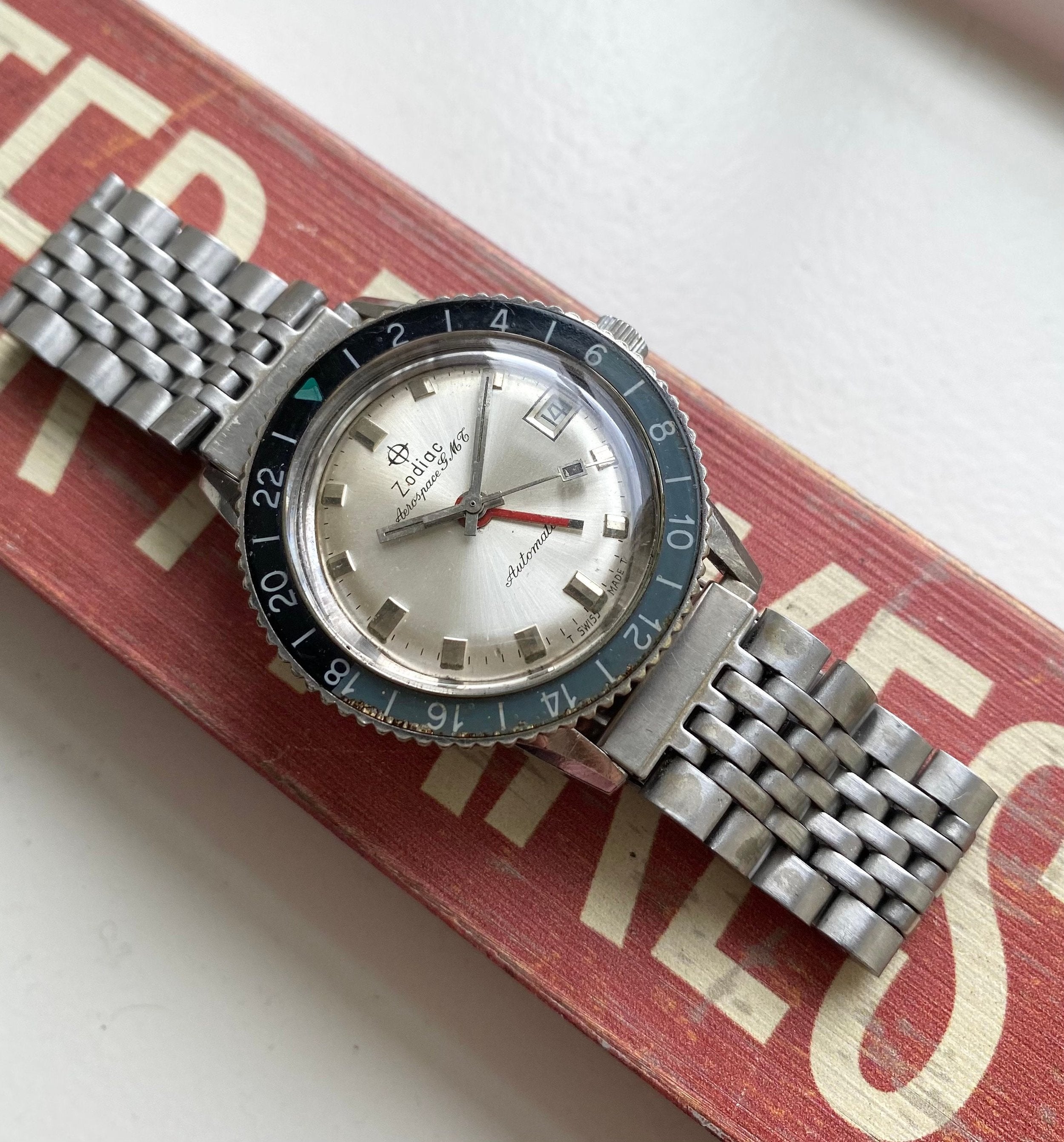 Vintage Zodiac 60s Aerospace GMT Automatic Blue Bezel Silver Dial Watch