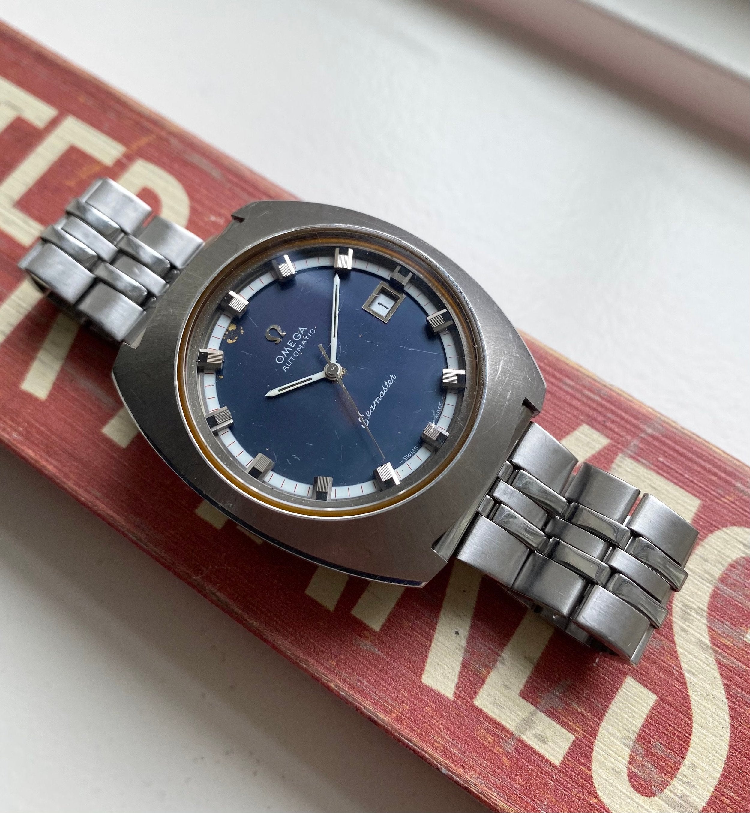 Vintage Omega Seamaster Automatic Ref. 166.110 Blue Dial Quickset Egg Case Watch
