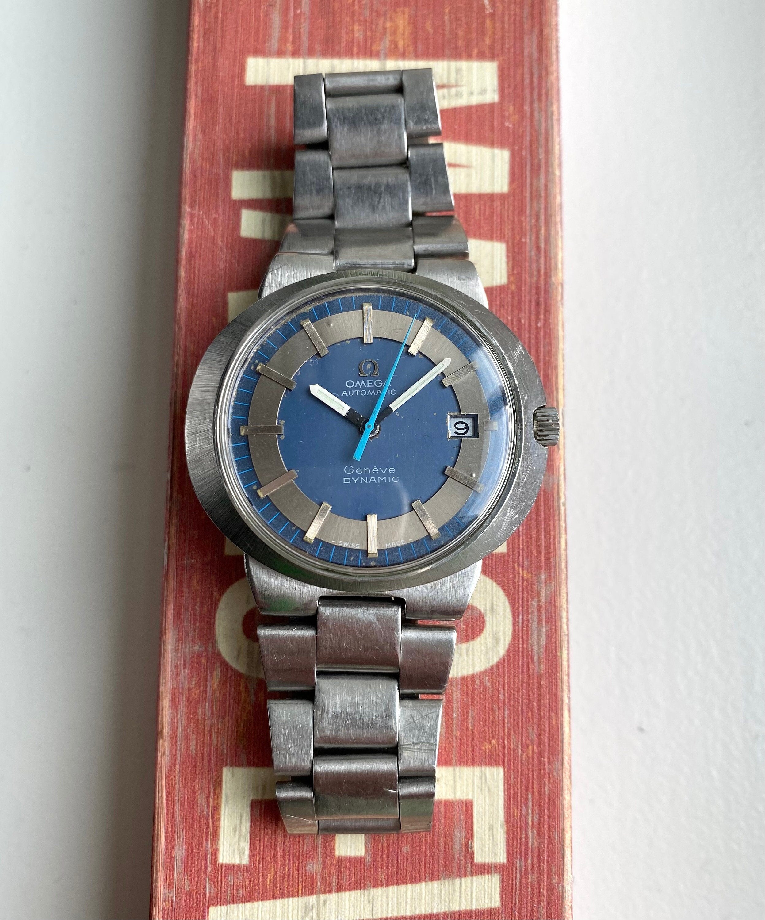 Vintage Omega Geneve Dynamic 70s Automatic Two Tone Blue Dial Steel UFO Watch