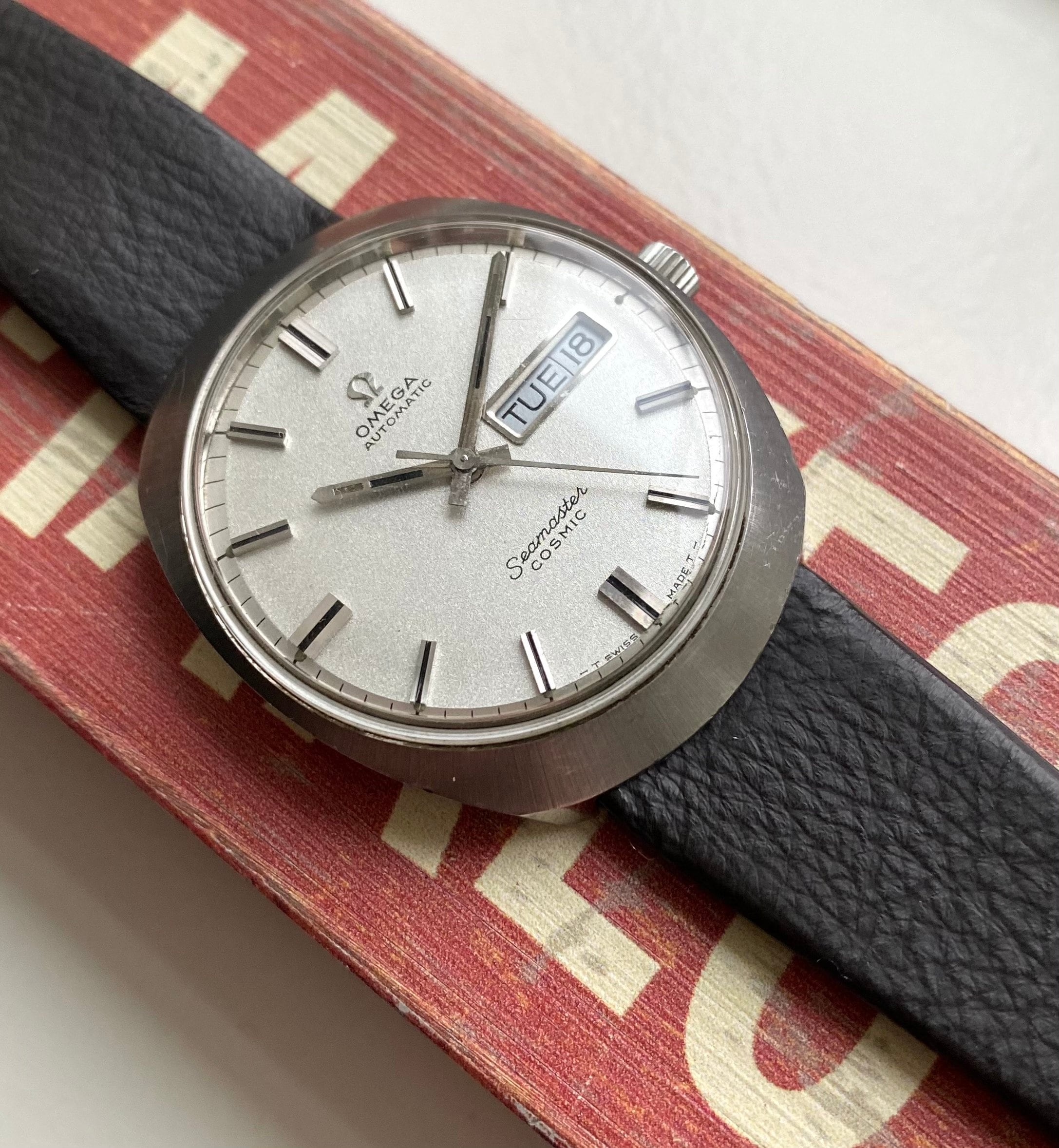 Vintage Omega Seamaster Cosmic Automatic Daydate Silver Pebble Dial Steel Watch