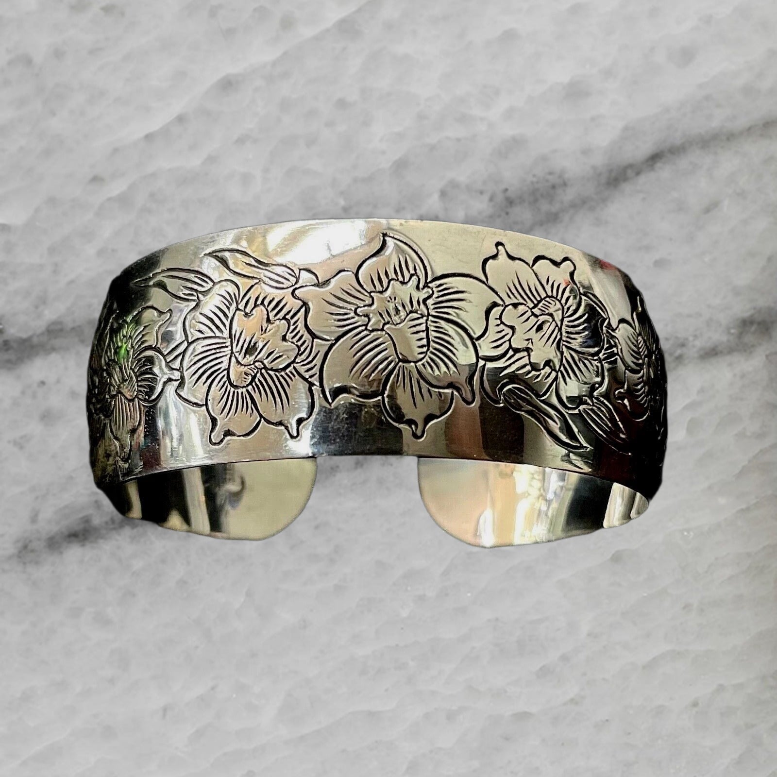 S Kirk Son Vintage Sterling Silver Etched Floral Jonquil Cuff Bracelet Bangle