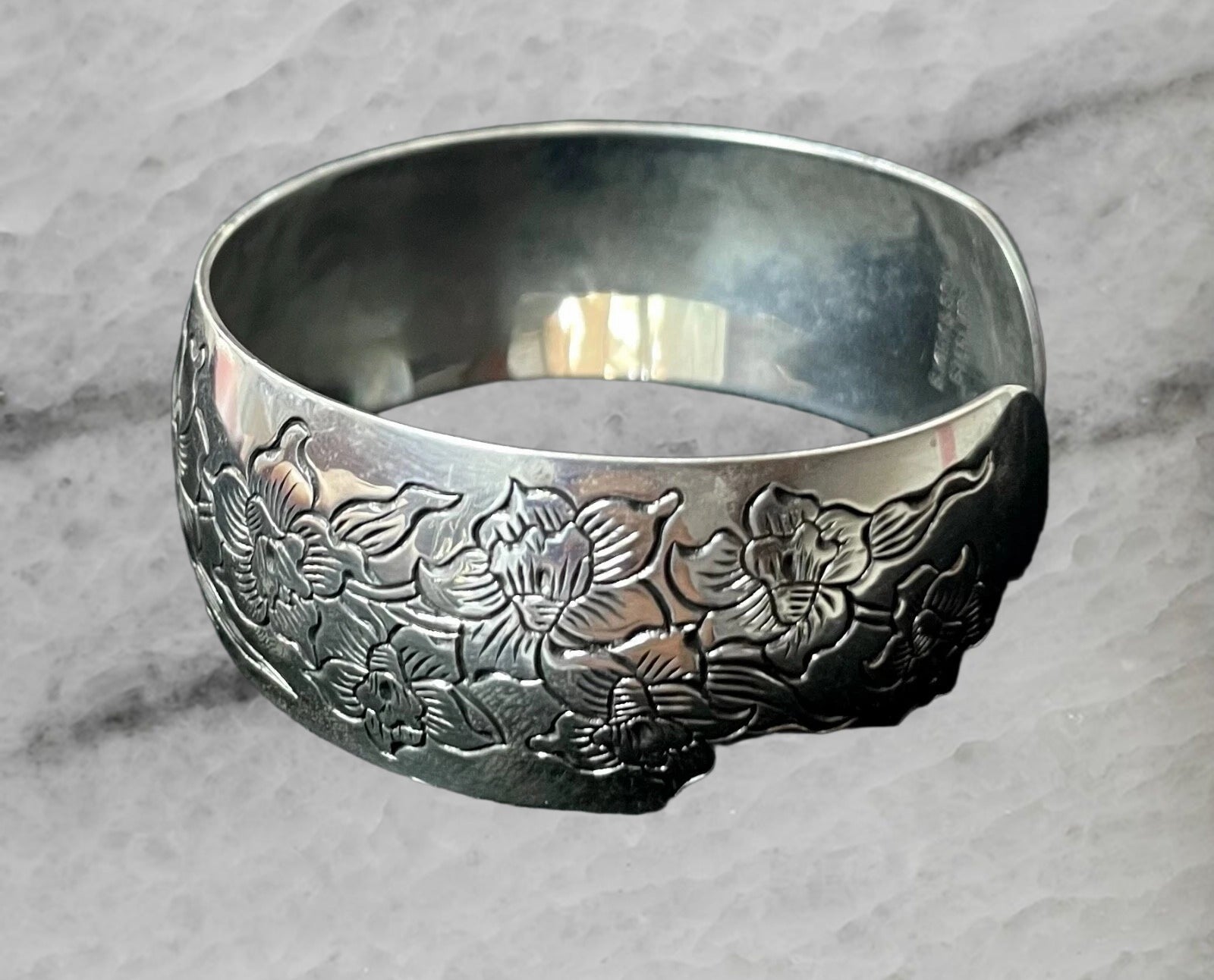 S Kirk Son Vintage Sterling Silver Etched Floral Jonquil Cuff Bracelet Bangle